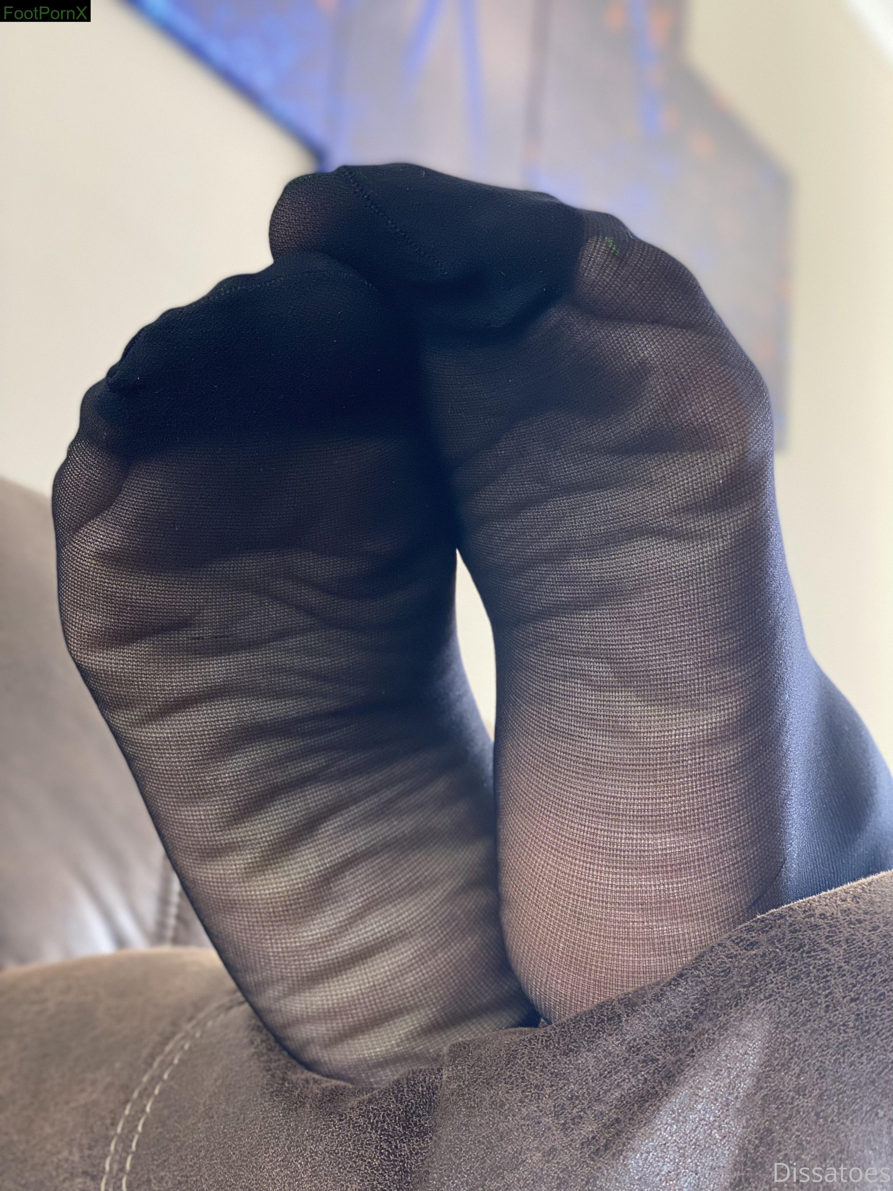 dissatoes feet photo 4