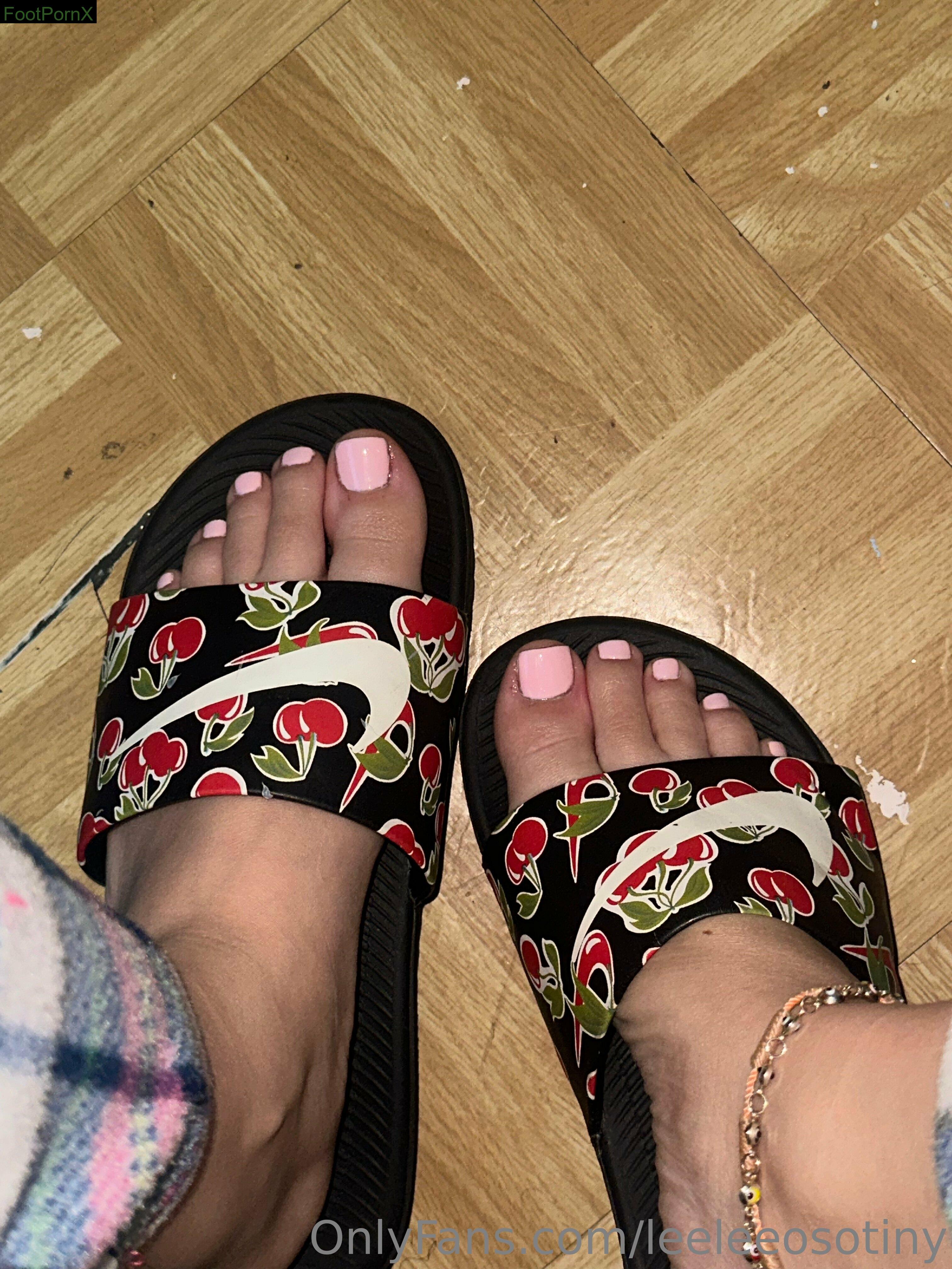 leeleeosotiny feet photo 6