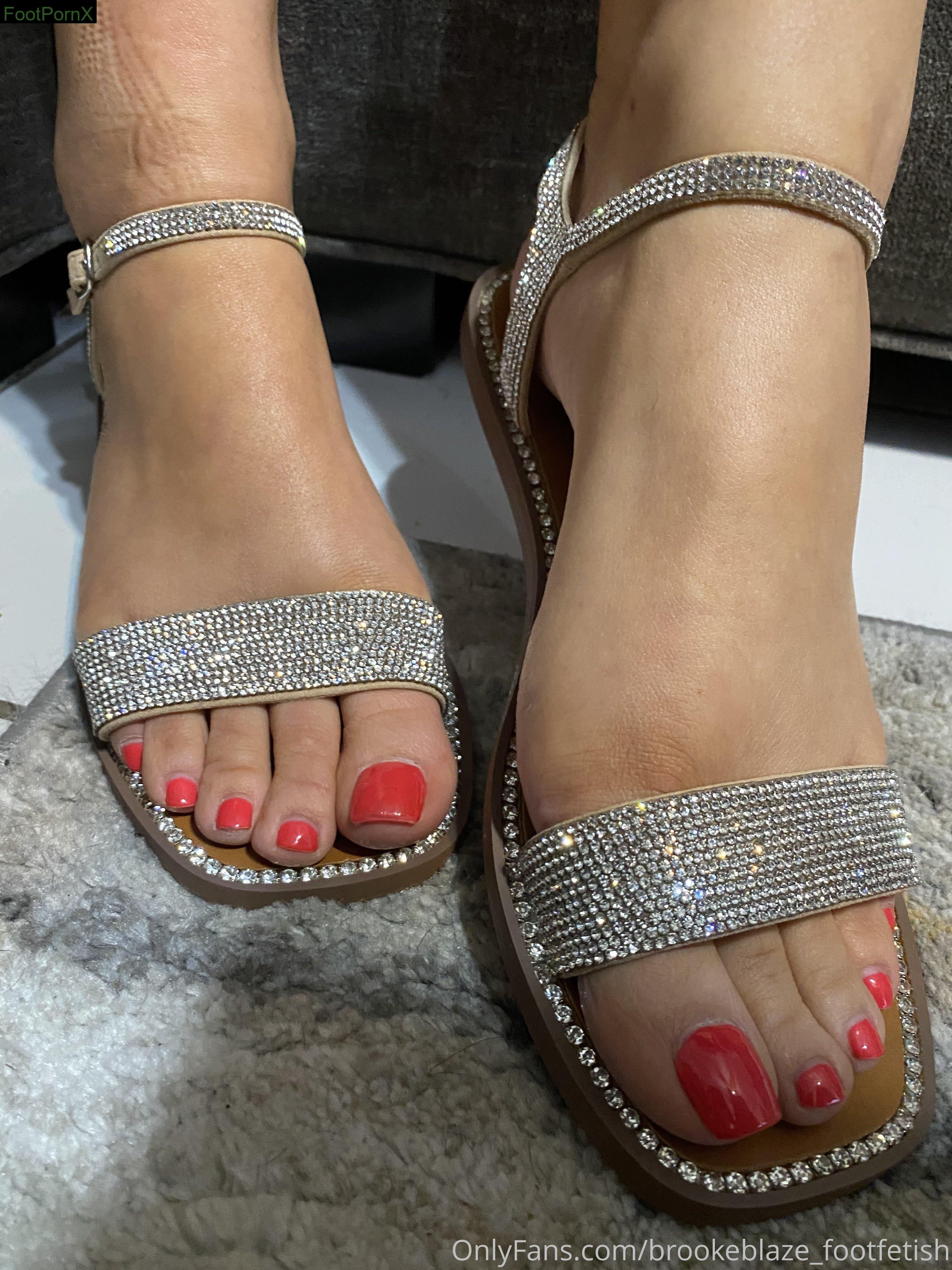 brookeblaze_footfetish feet photo 11