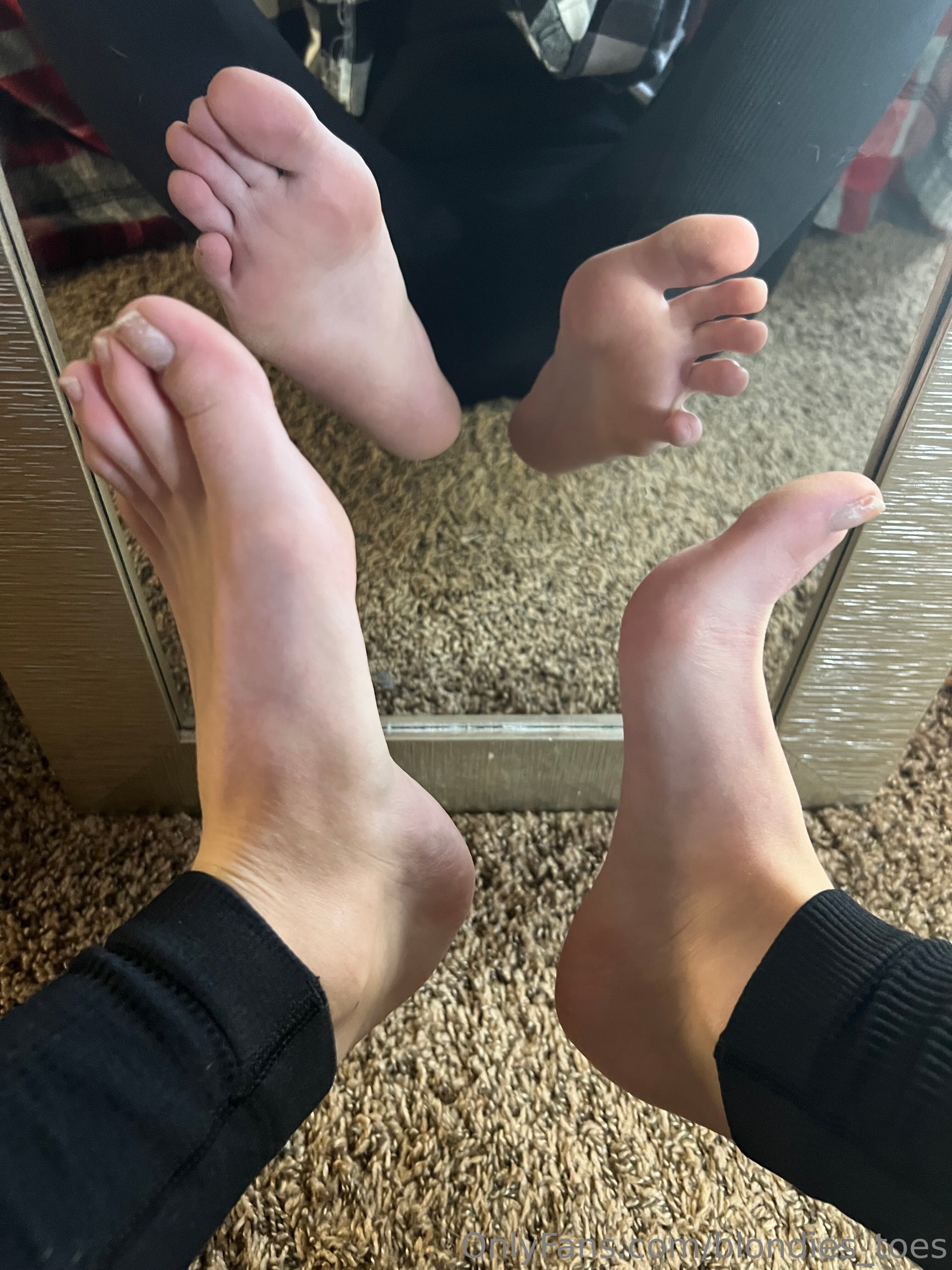 brees_feet1 feet photo 13