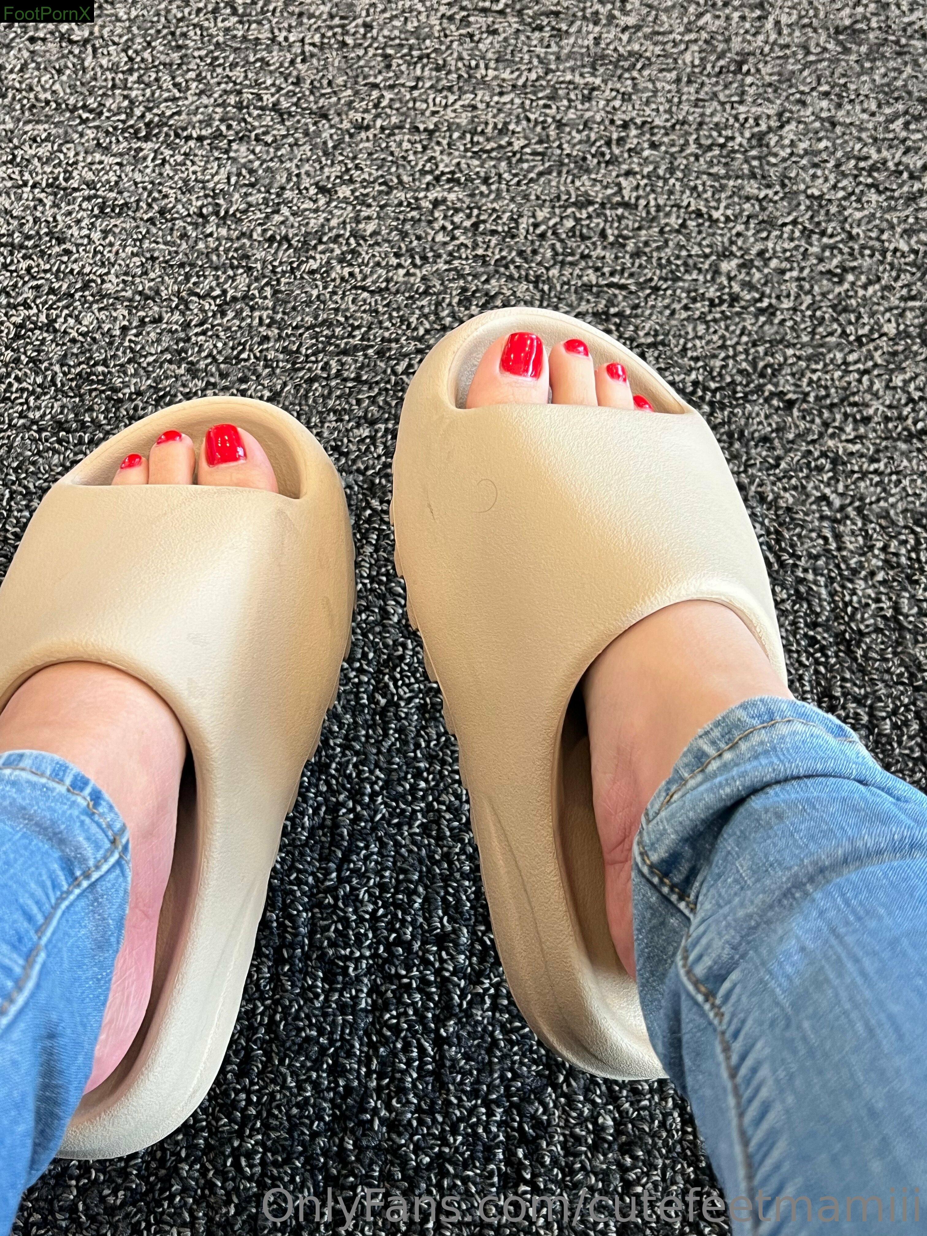 cutefeetmamiii feet photo 11