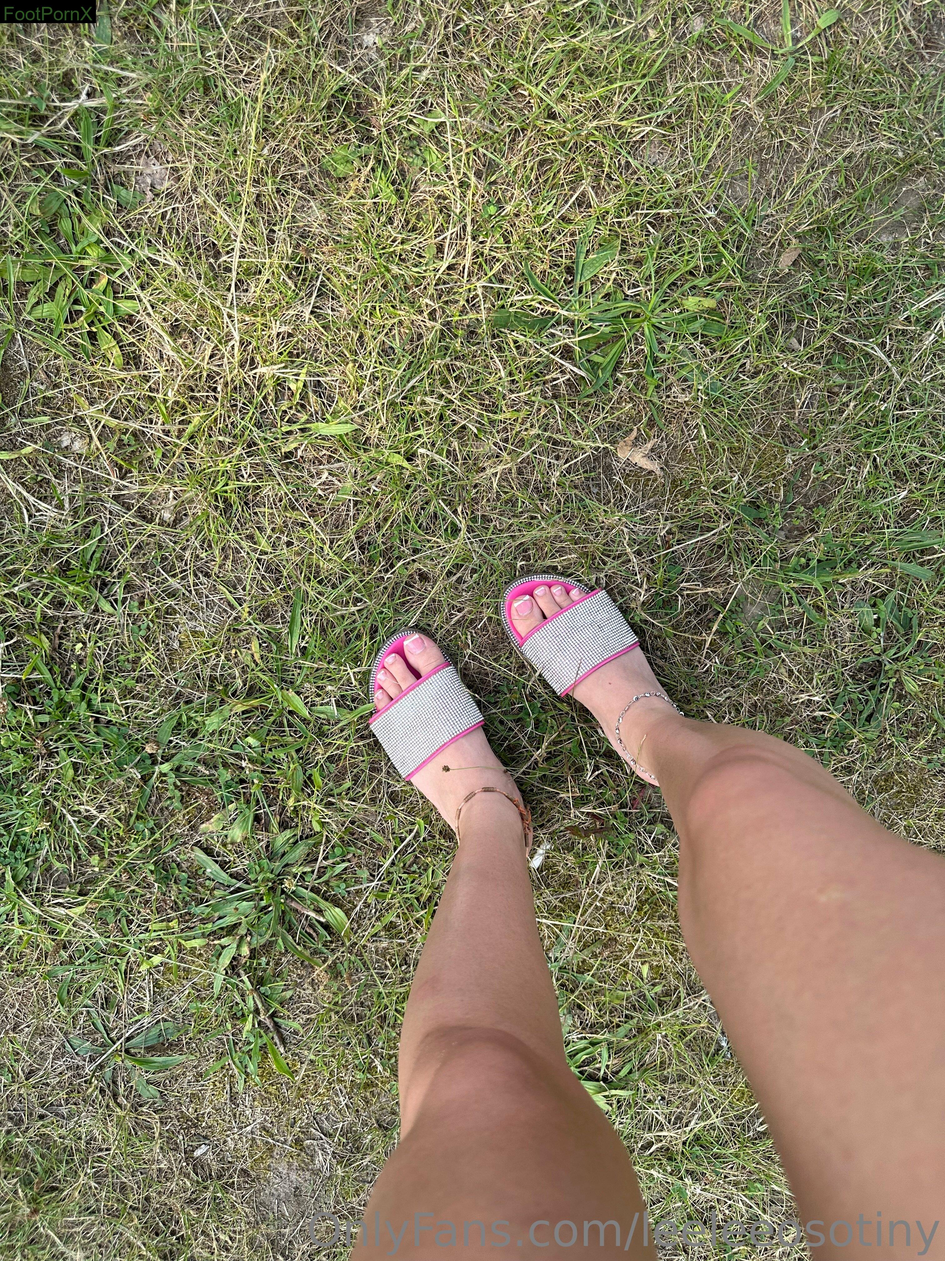 leeleeosotiny feet photo 1