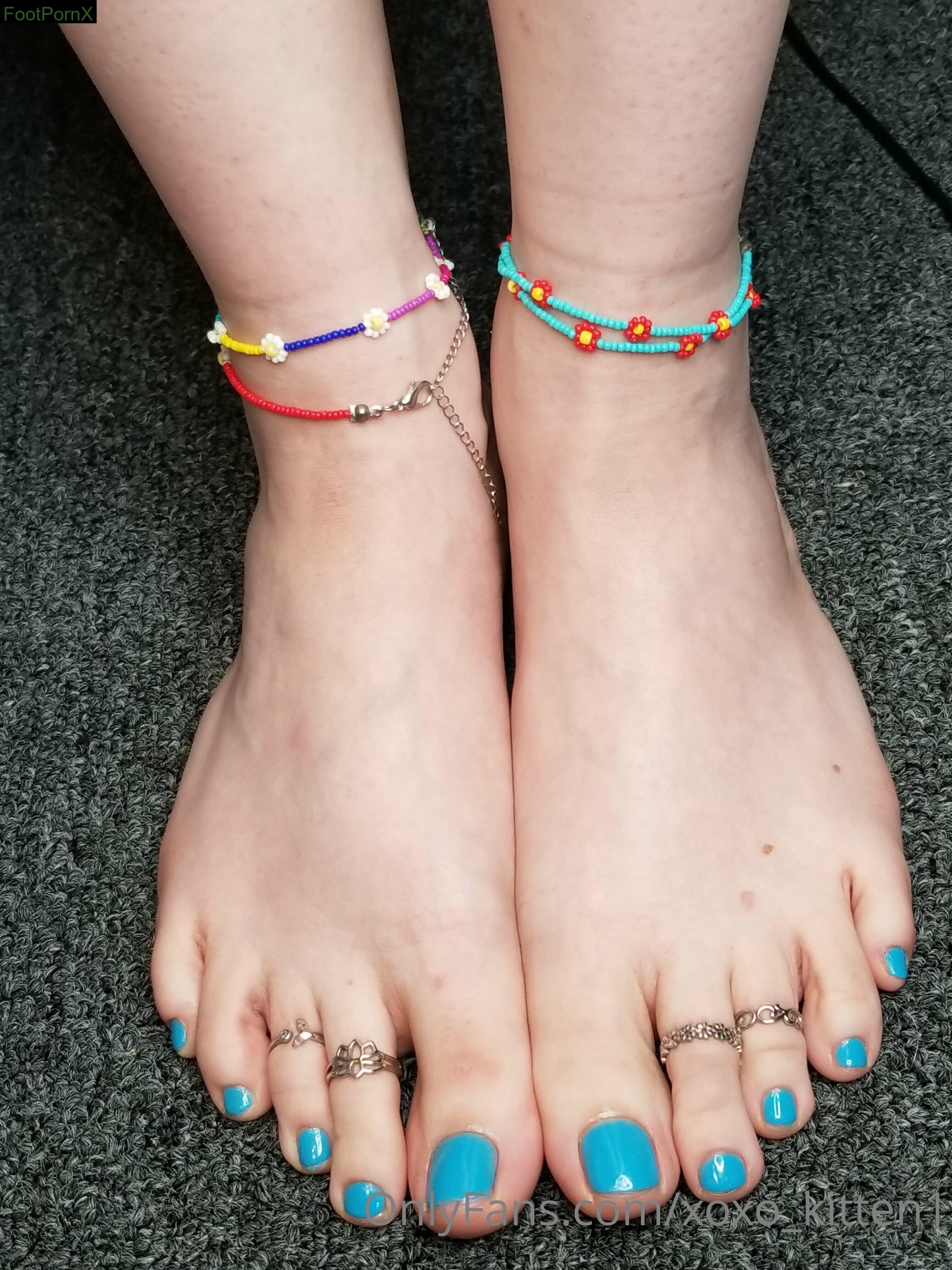 misbehaved feet photo 13