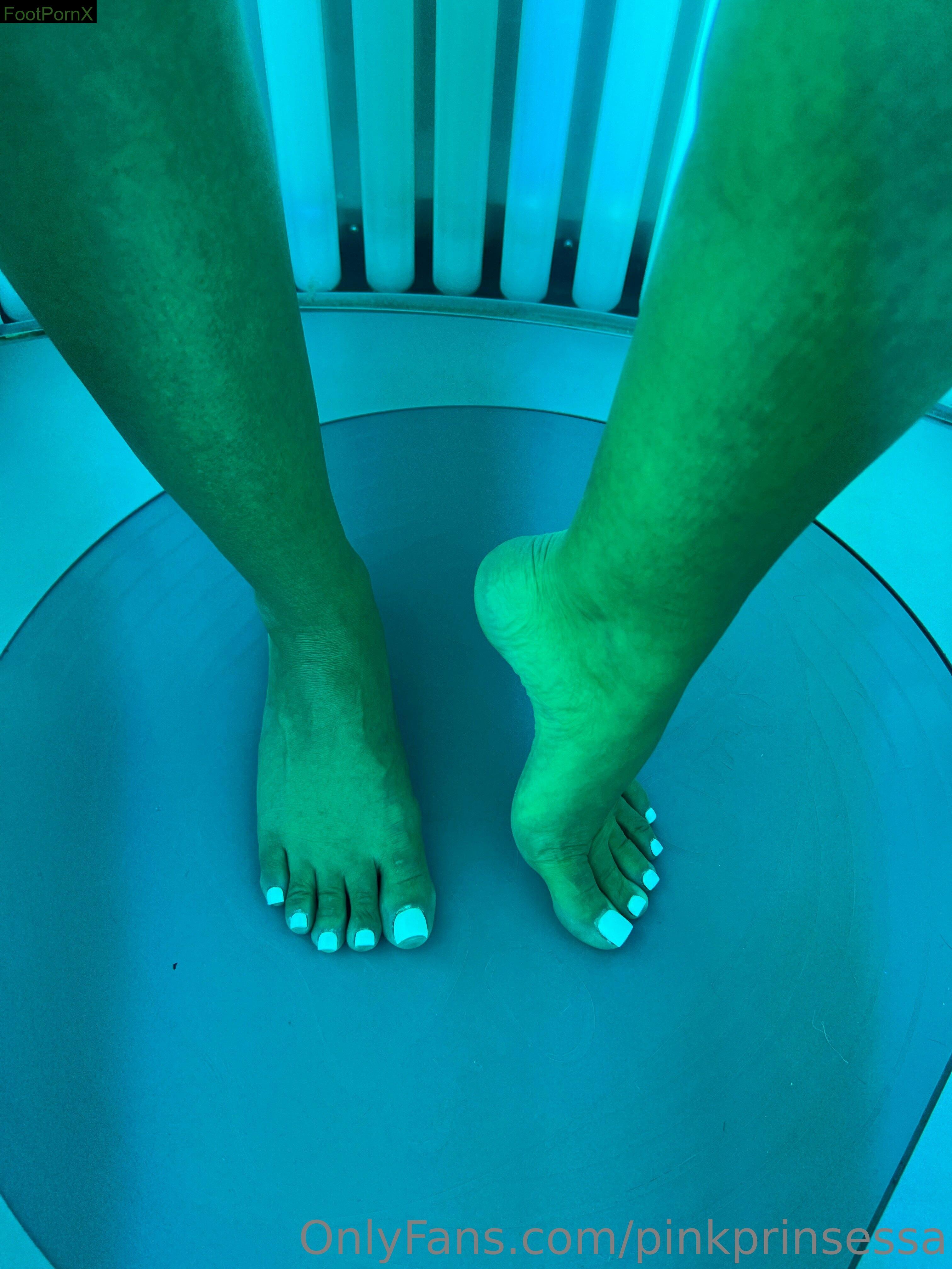 pinkprinsessa feet photo 15