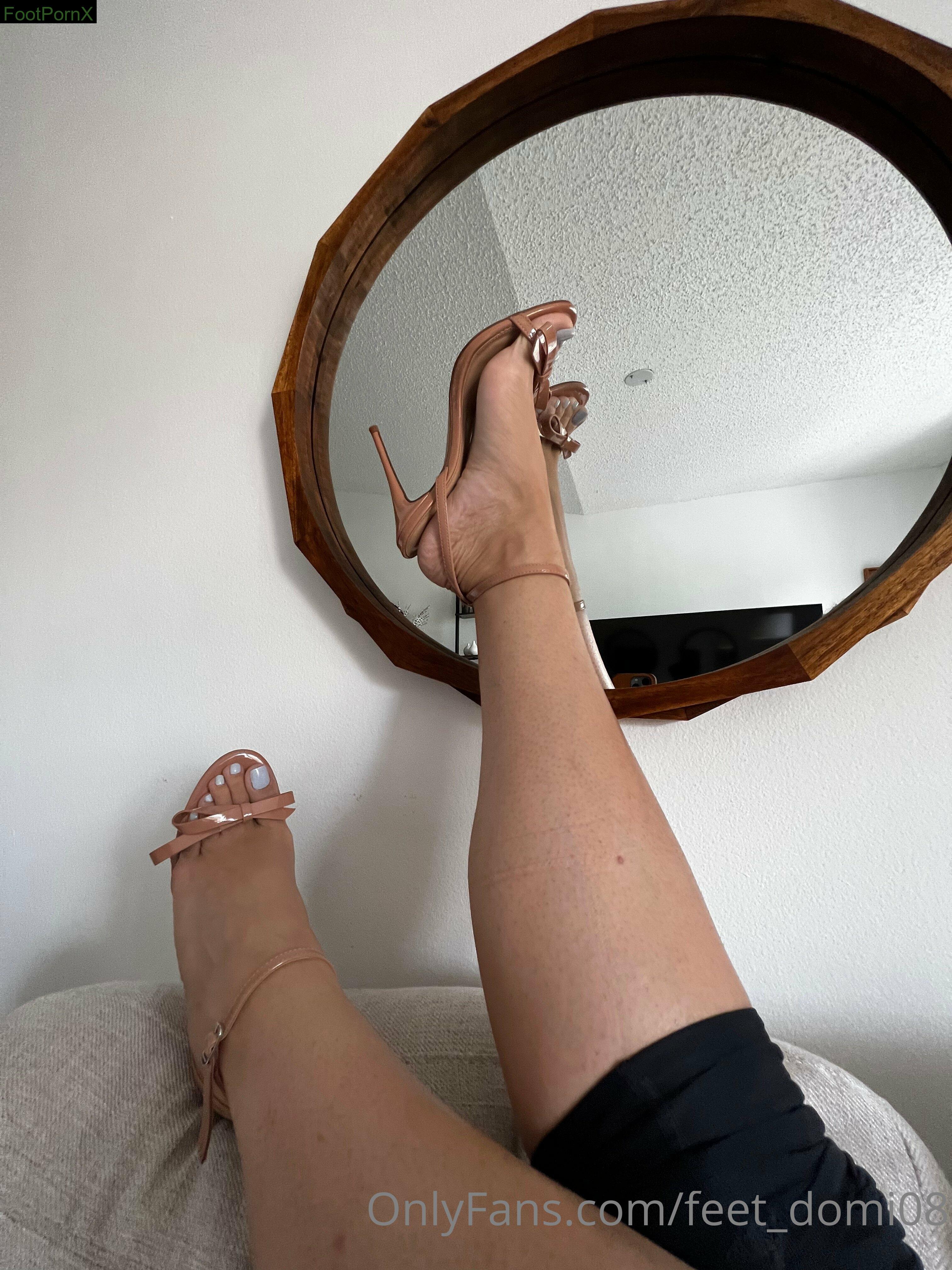 feet_domi08 feet photo 4