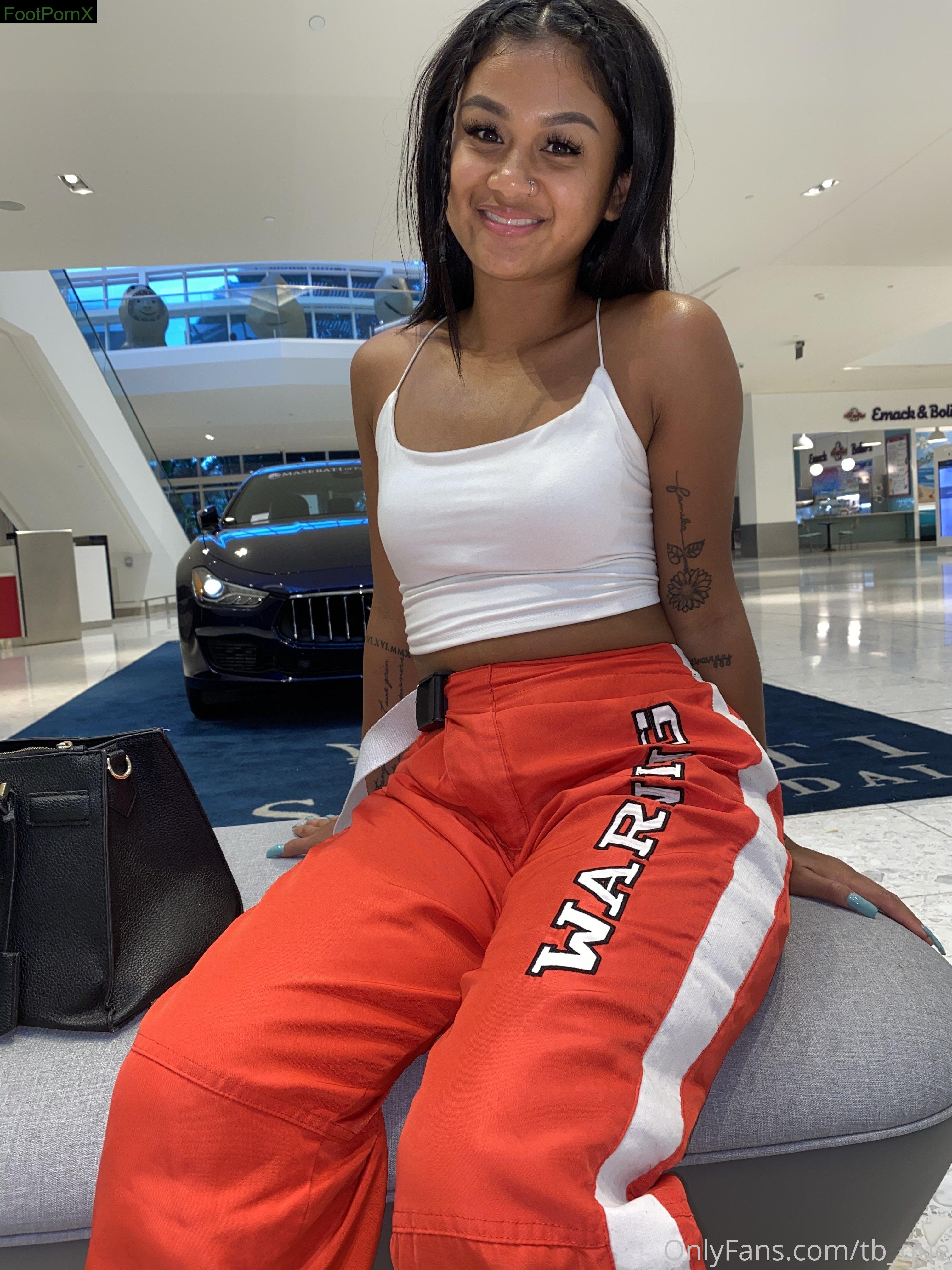 shewavyyy410 feet photo 15