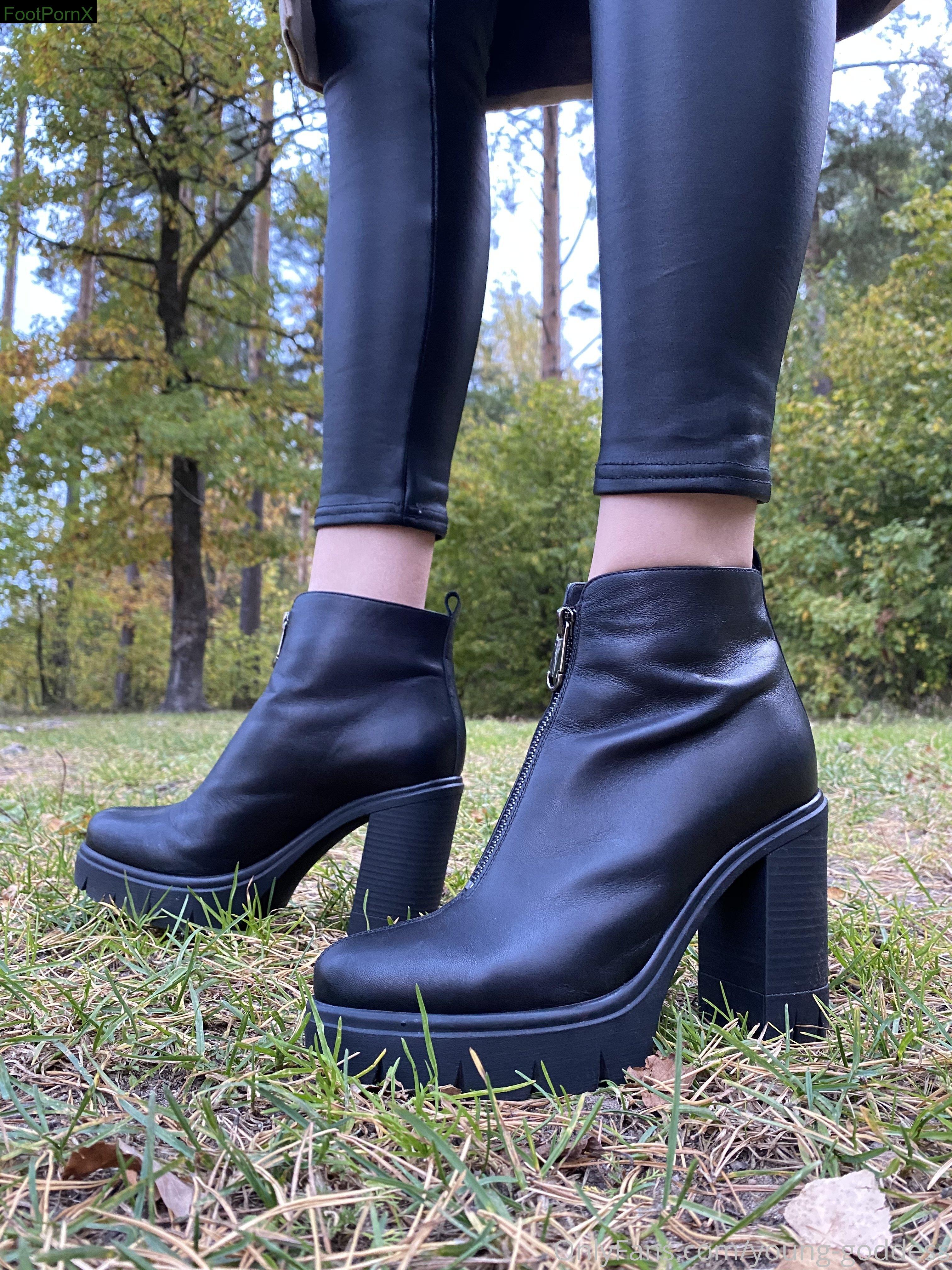young-goddess feet photo 24
