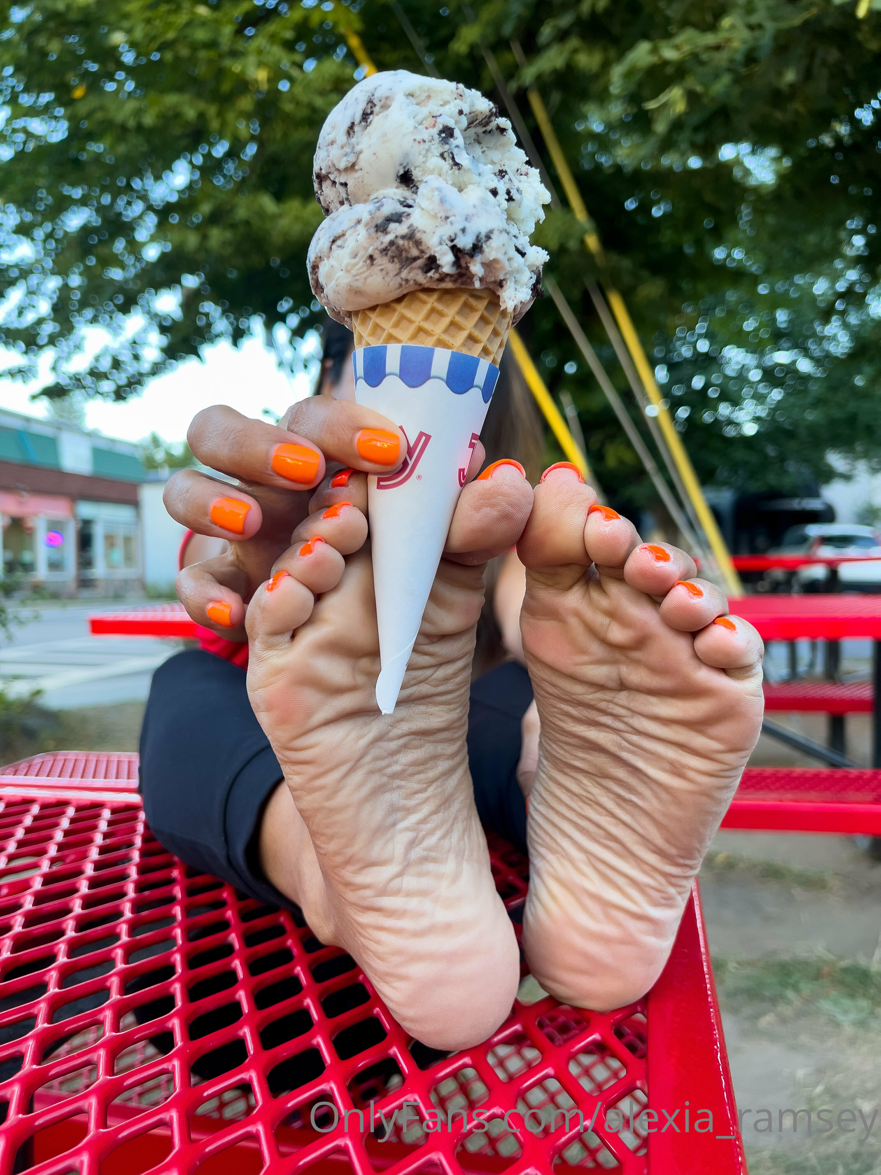 alexia_ramsey feet photo 11