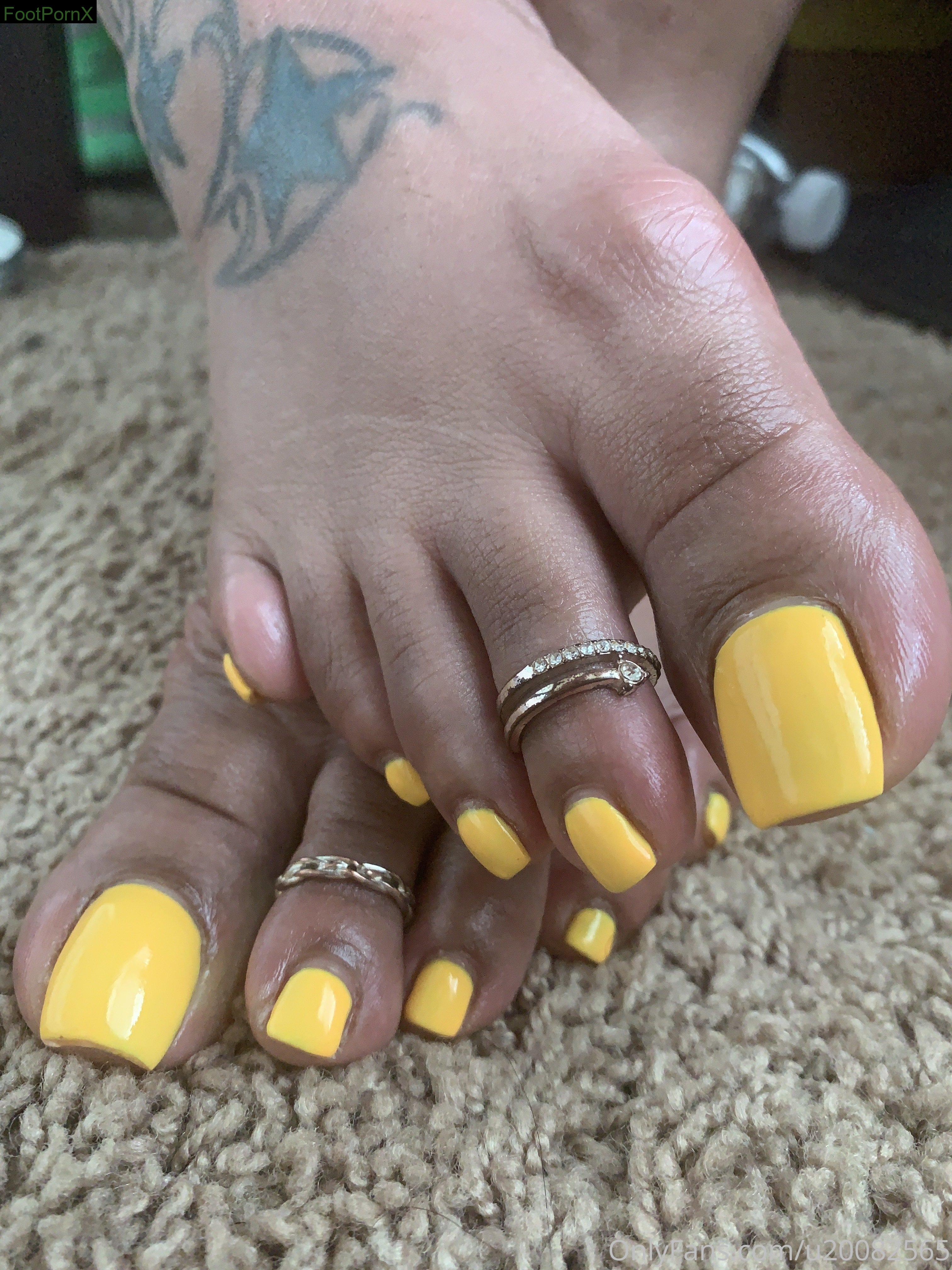 theemonae feet photo 4