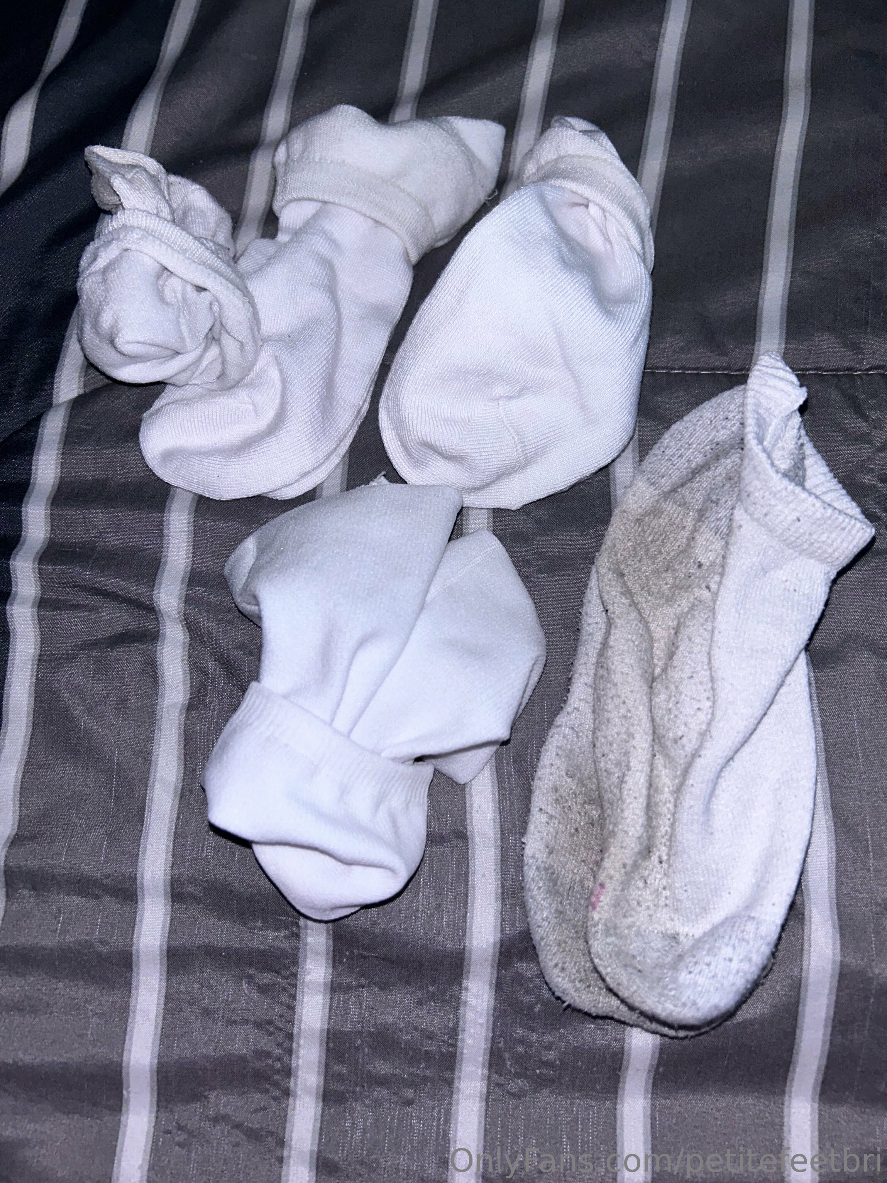 petitefeetbri feet photo 13