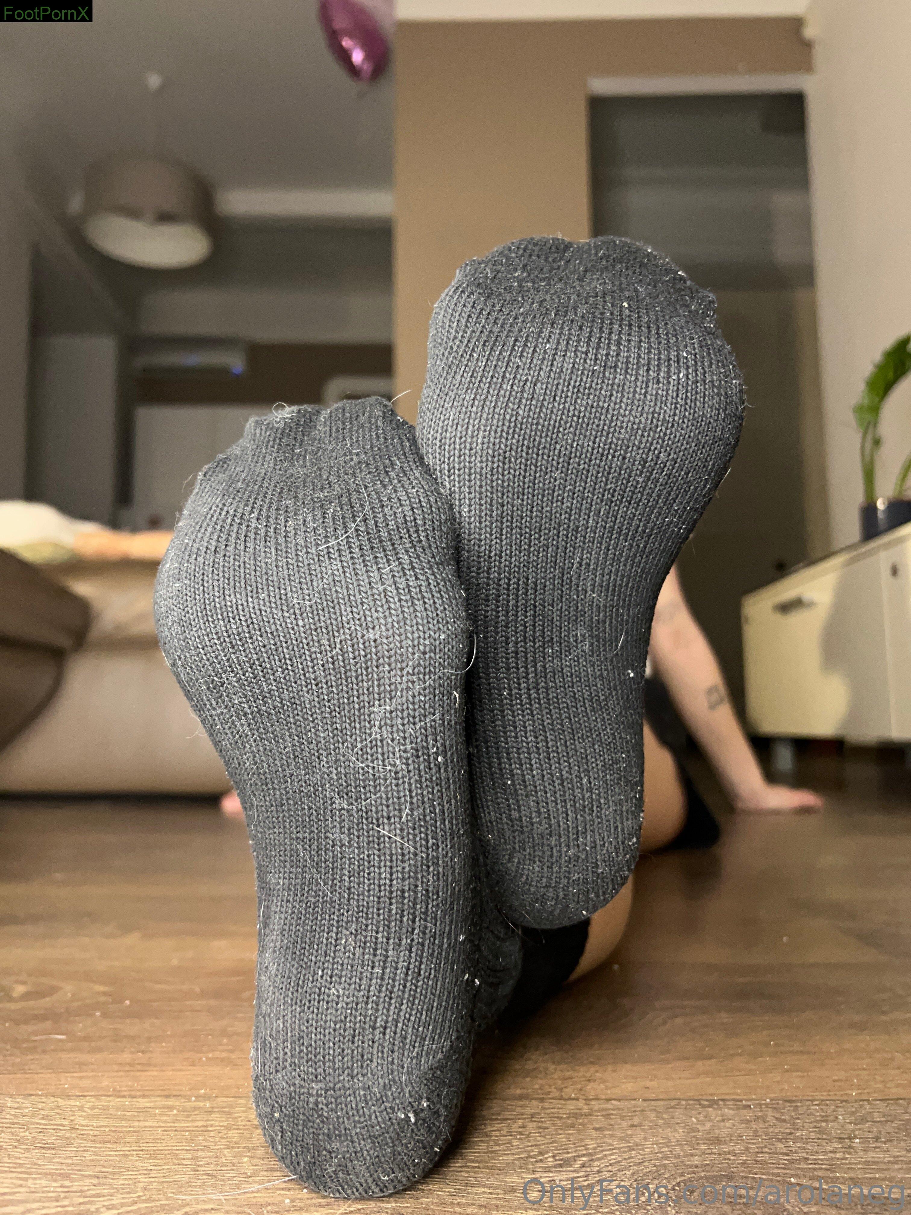 arolaneg feet photo 4