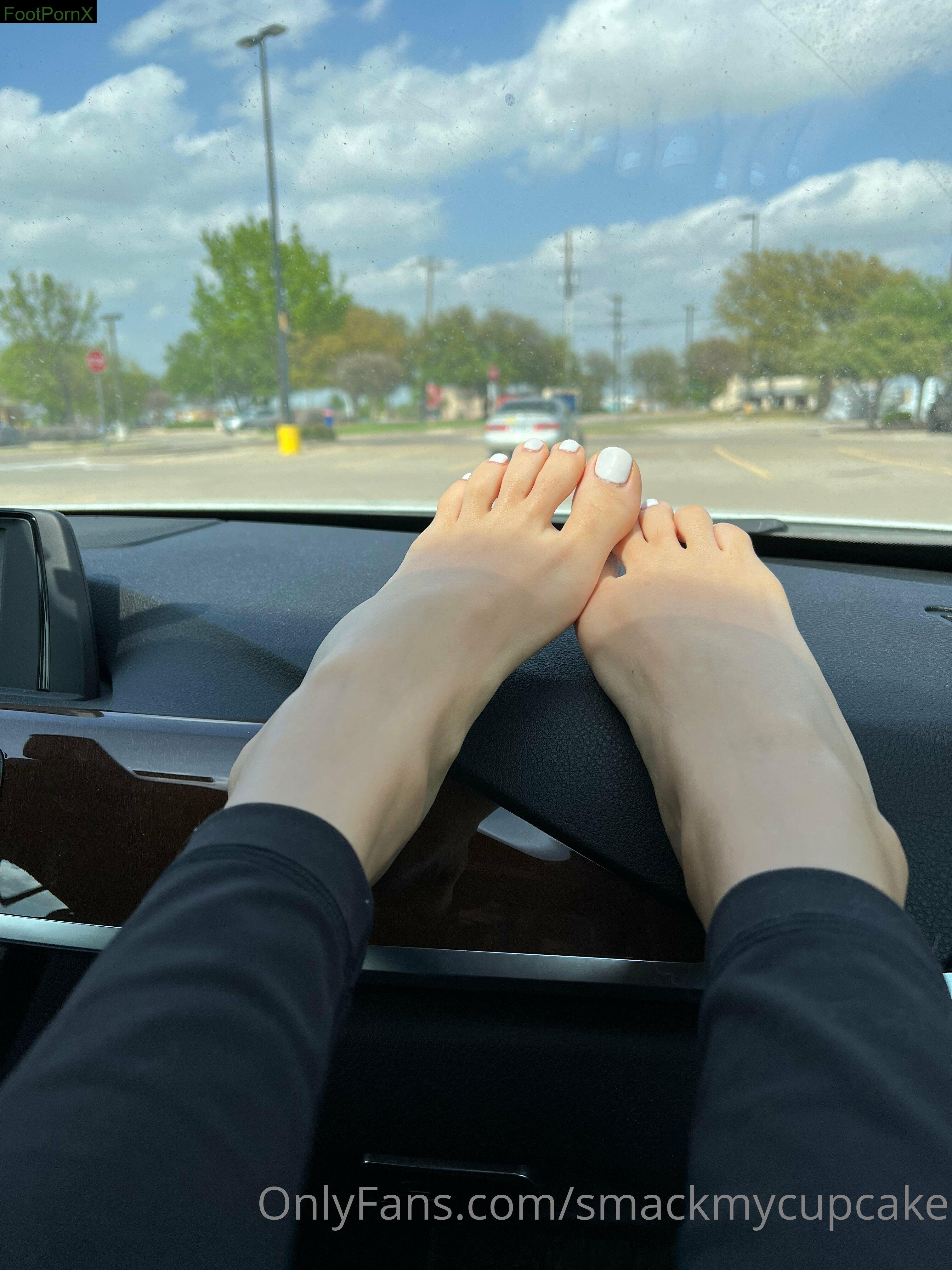 smackmycupcake feet photo 18