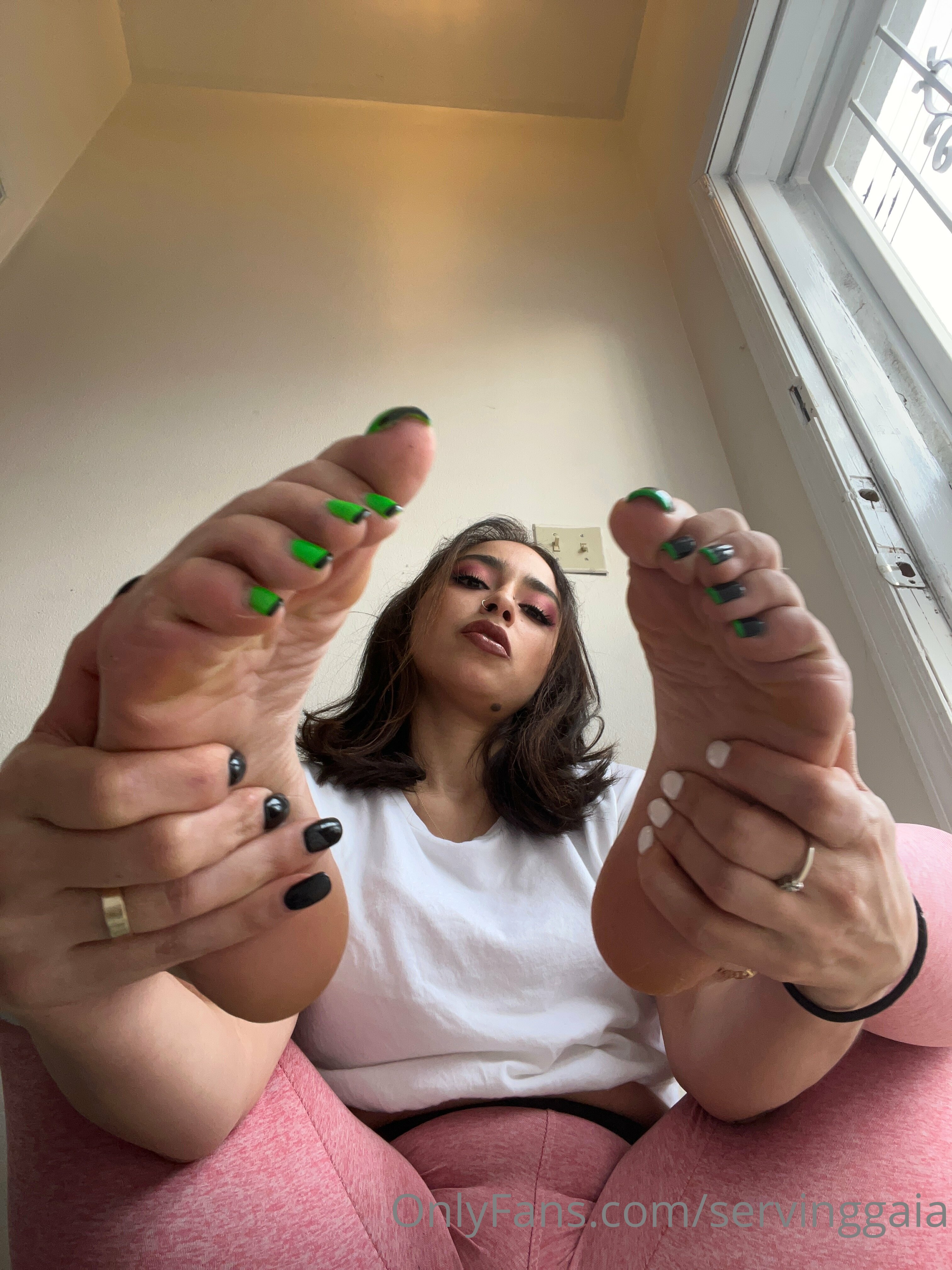 servinggaia feet photo 4