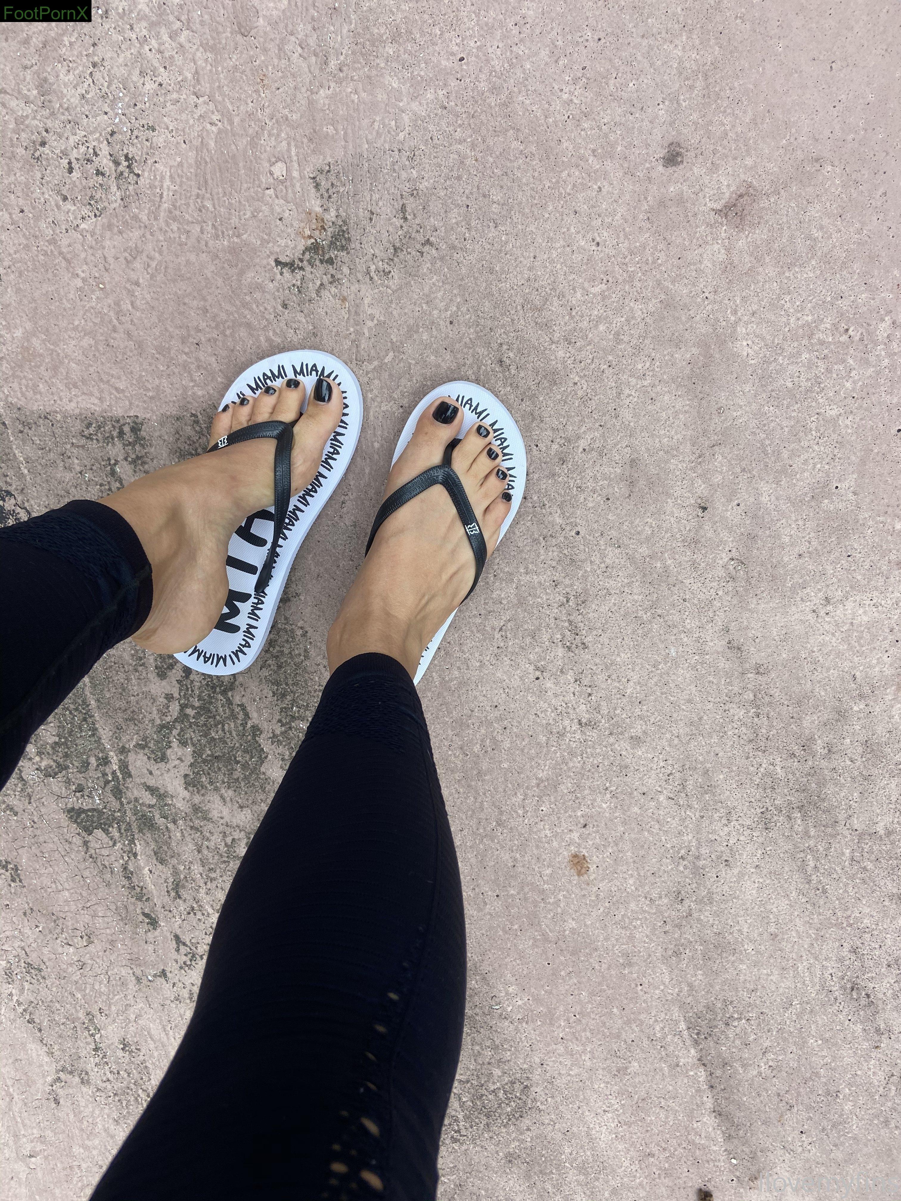 iluvmyfins feet photo 16