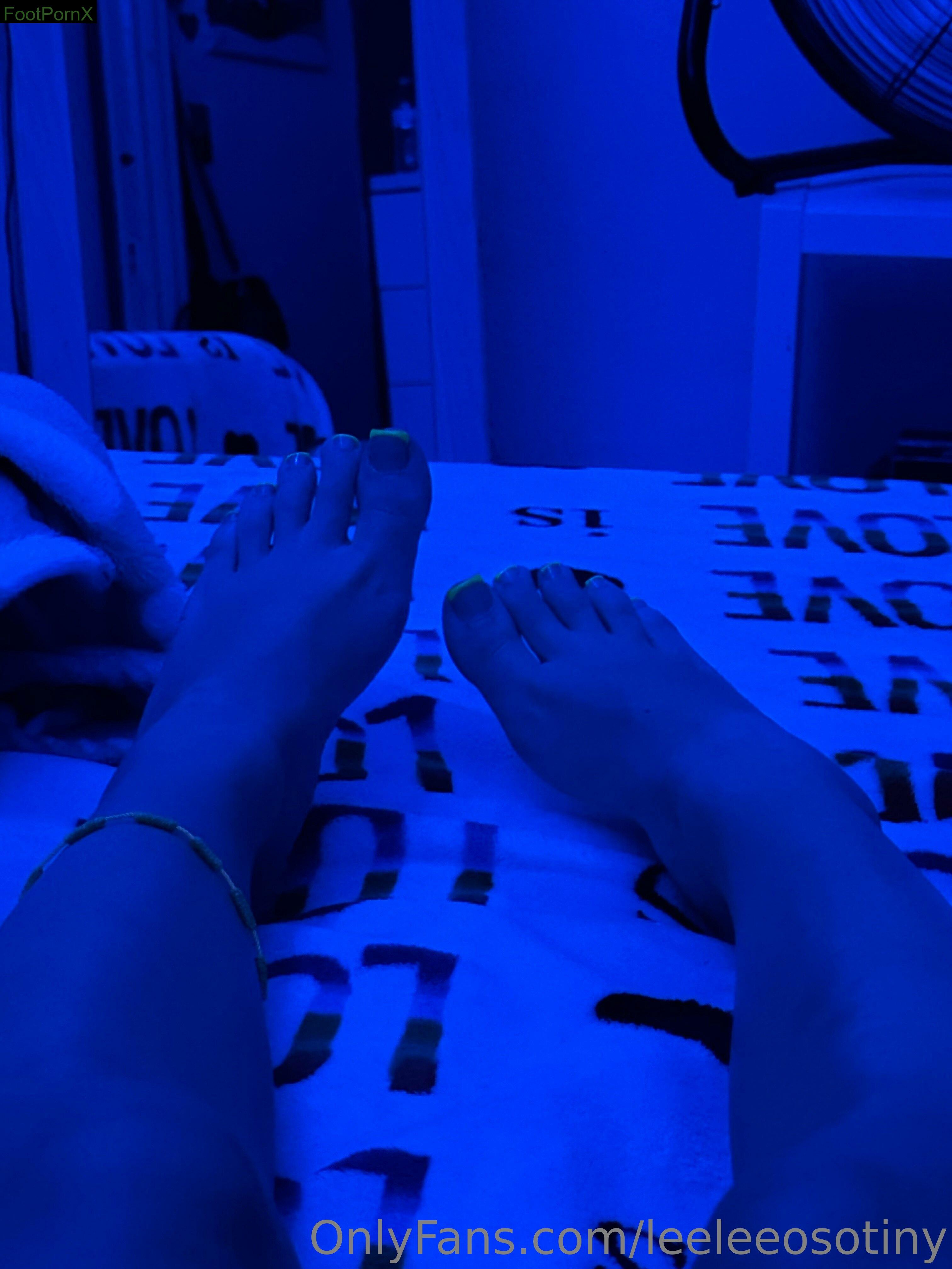 leeleeosotiny feet photo 24