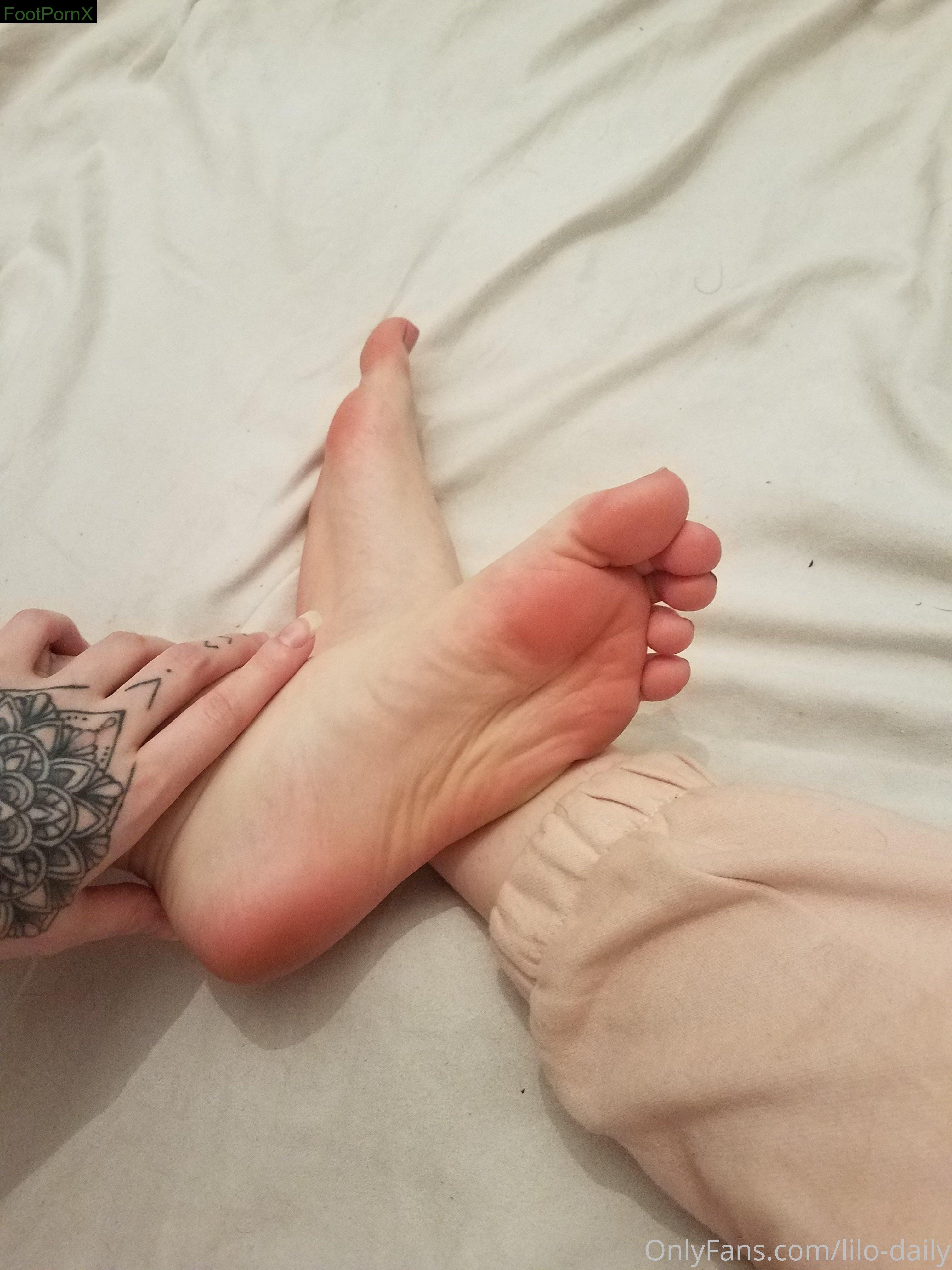 lilo-daily feet photo 8