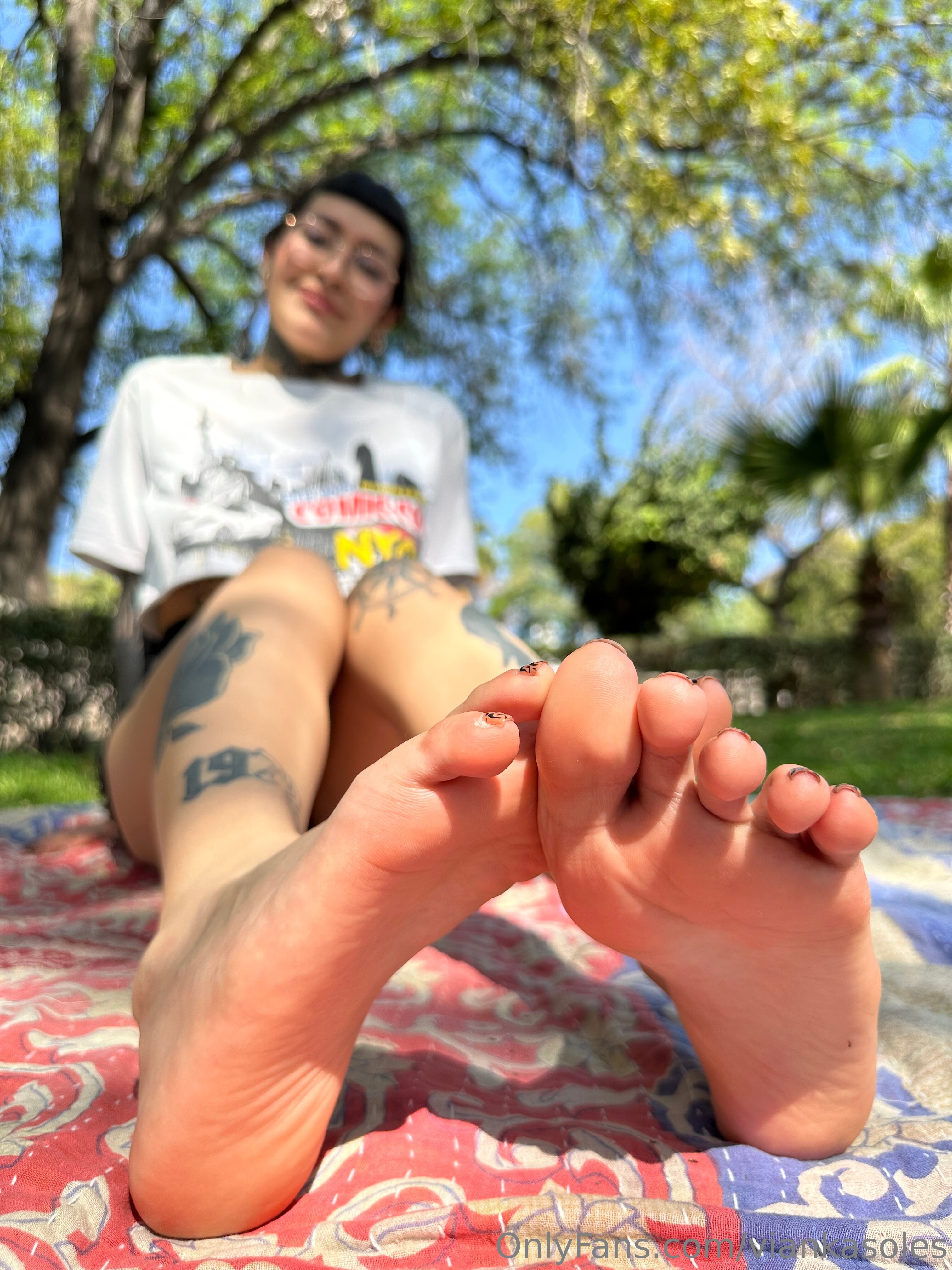 viankasoles feet photo 9