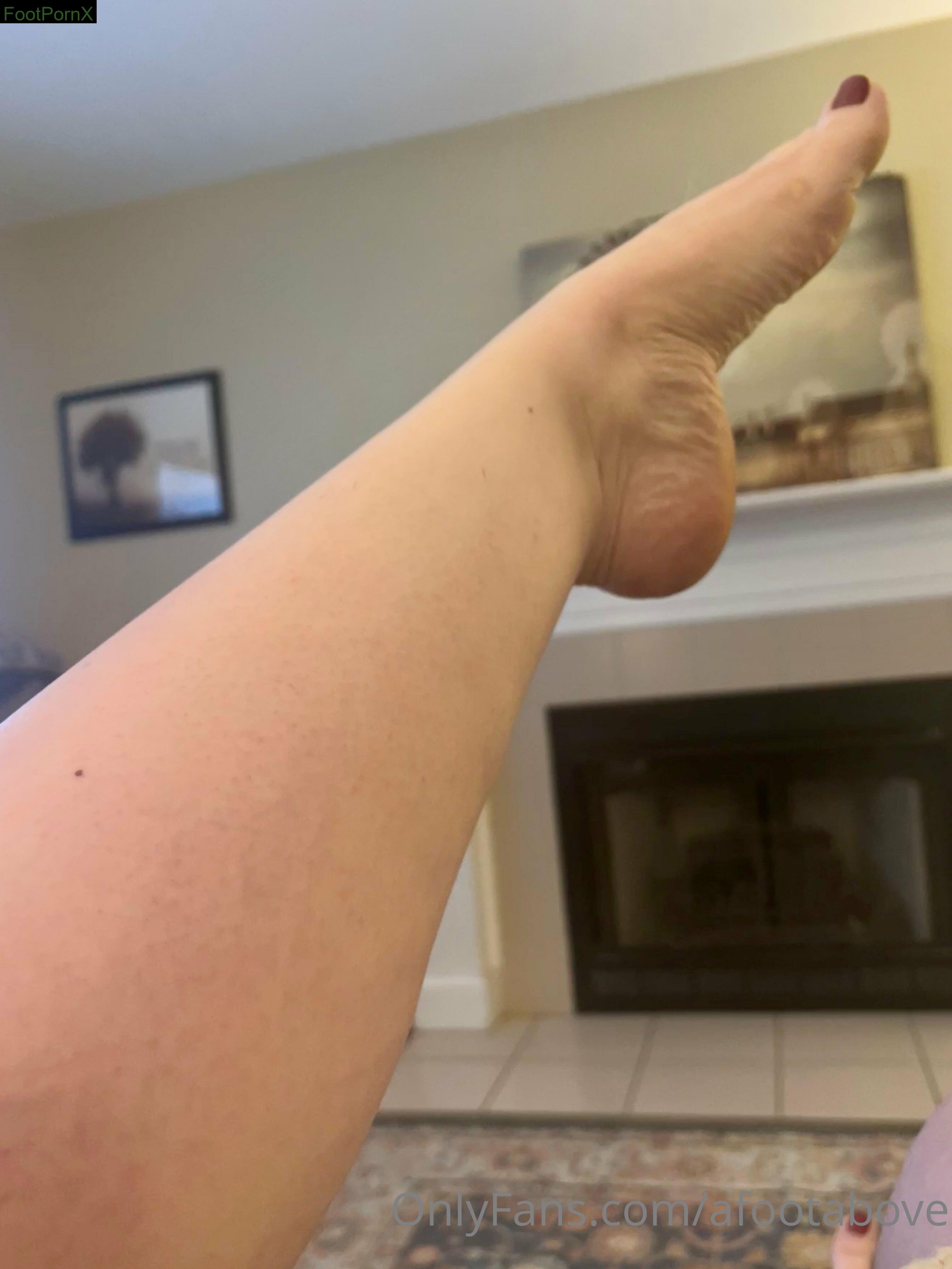 afootabove feet photo 10