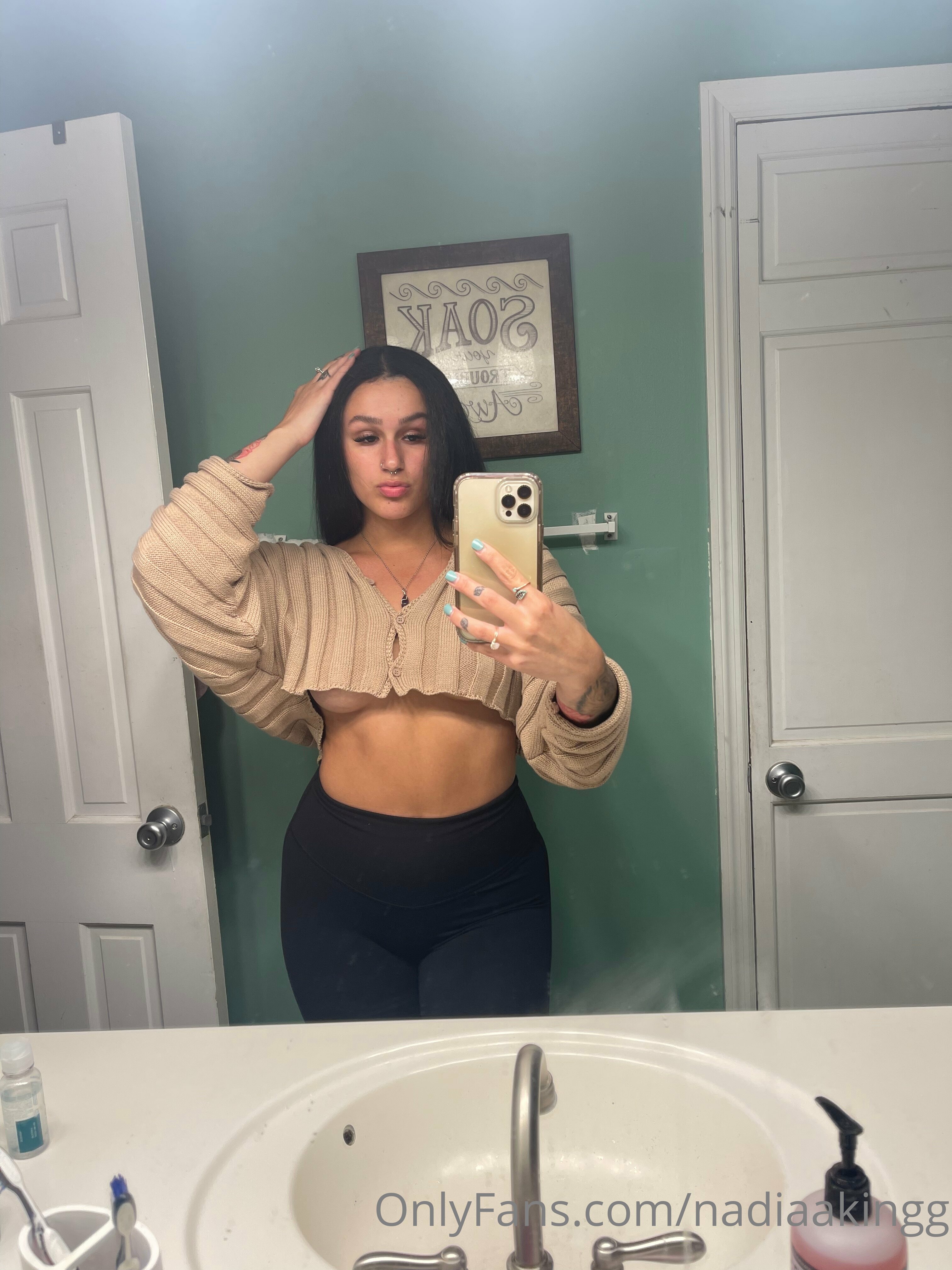 nadiaakingg feet photo 24