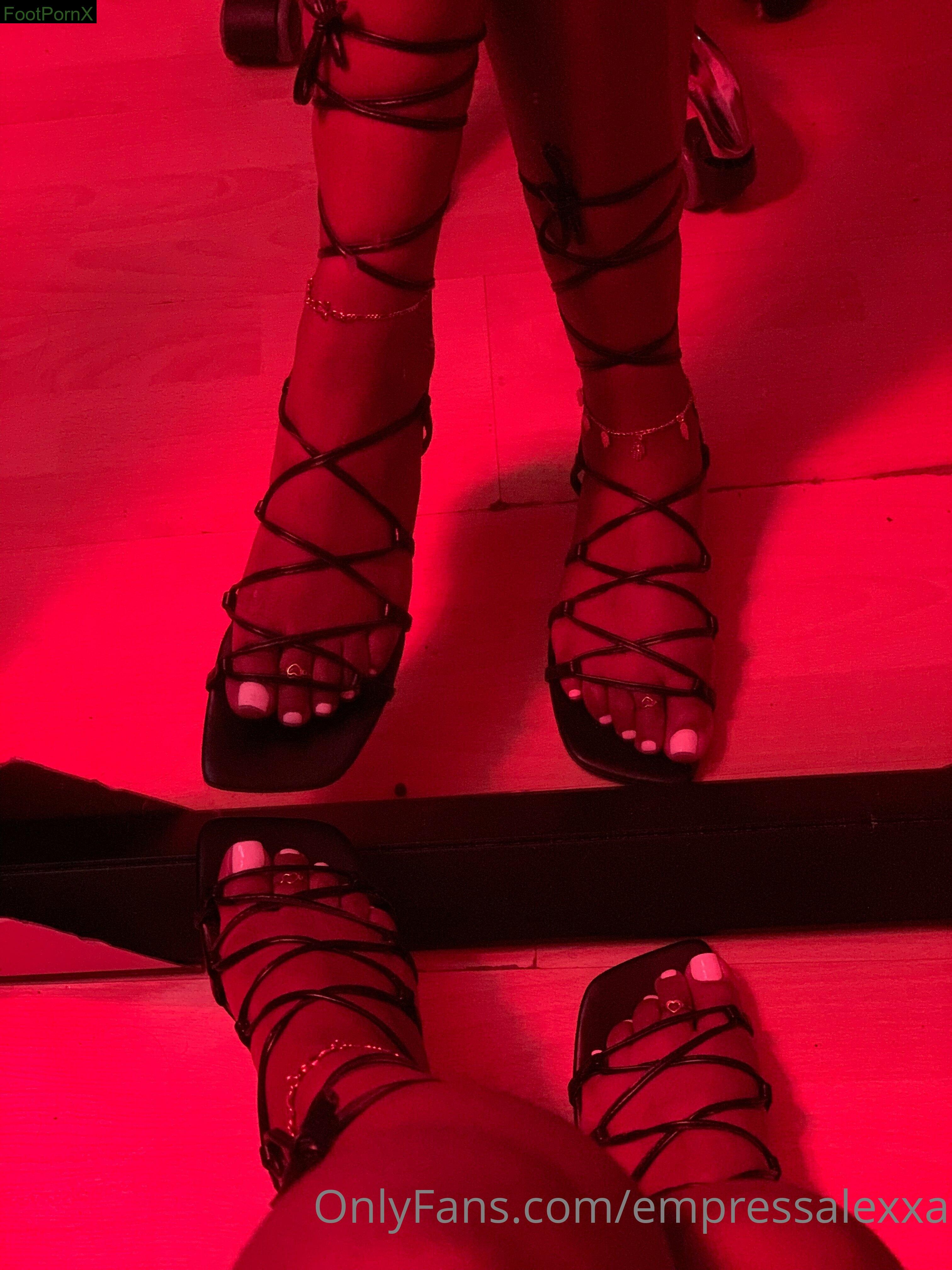 empressalexxa feet photo 10