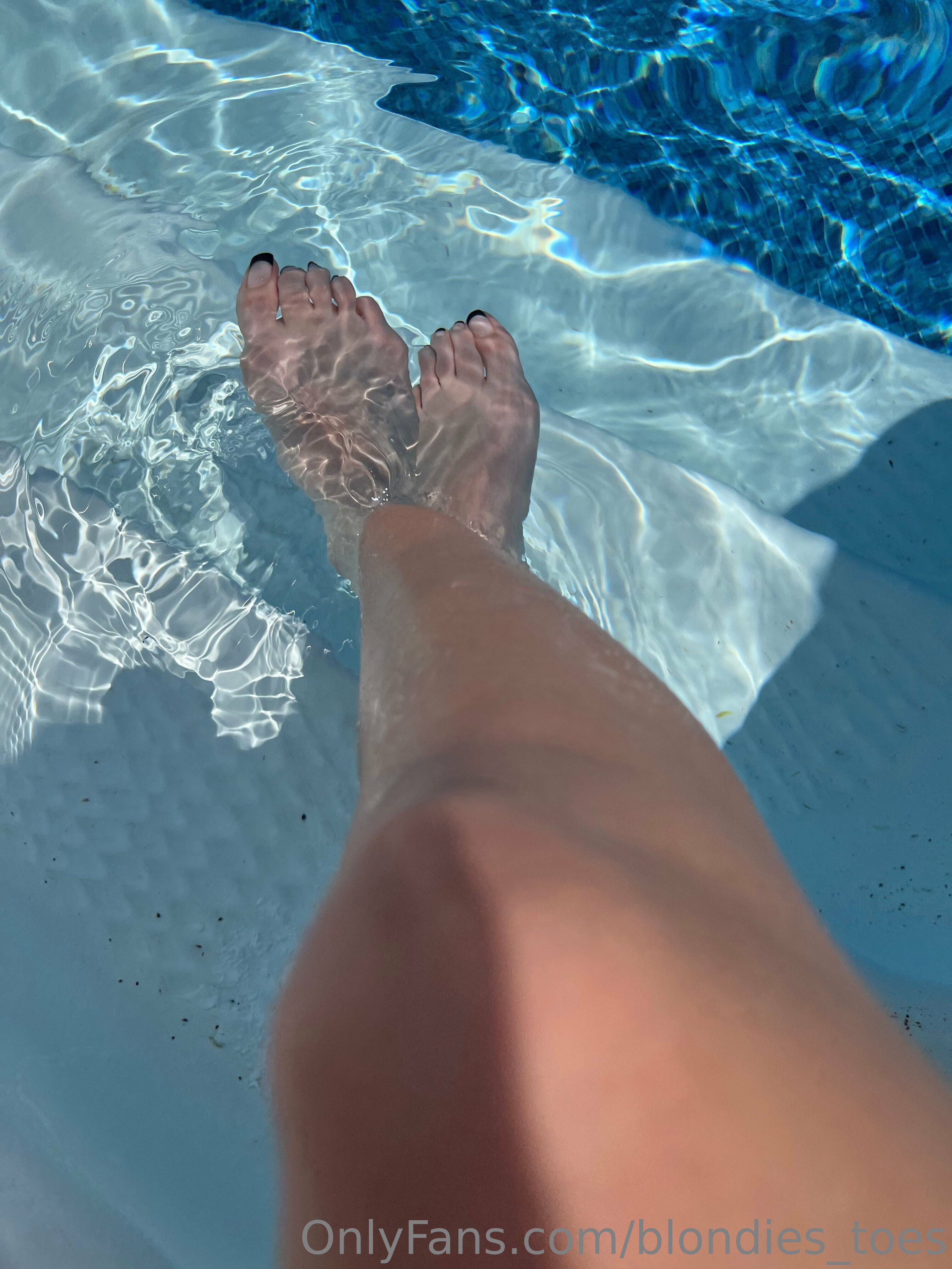 brees_feet1 feet photo 7