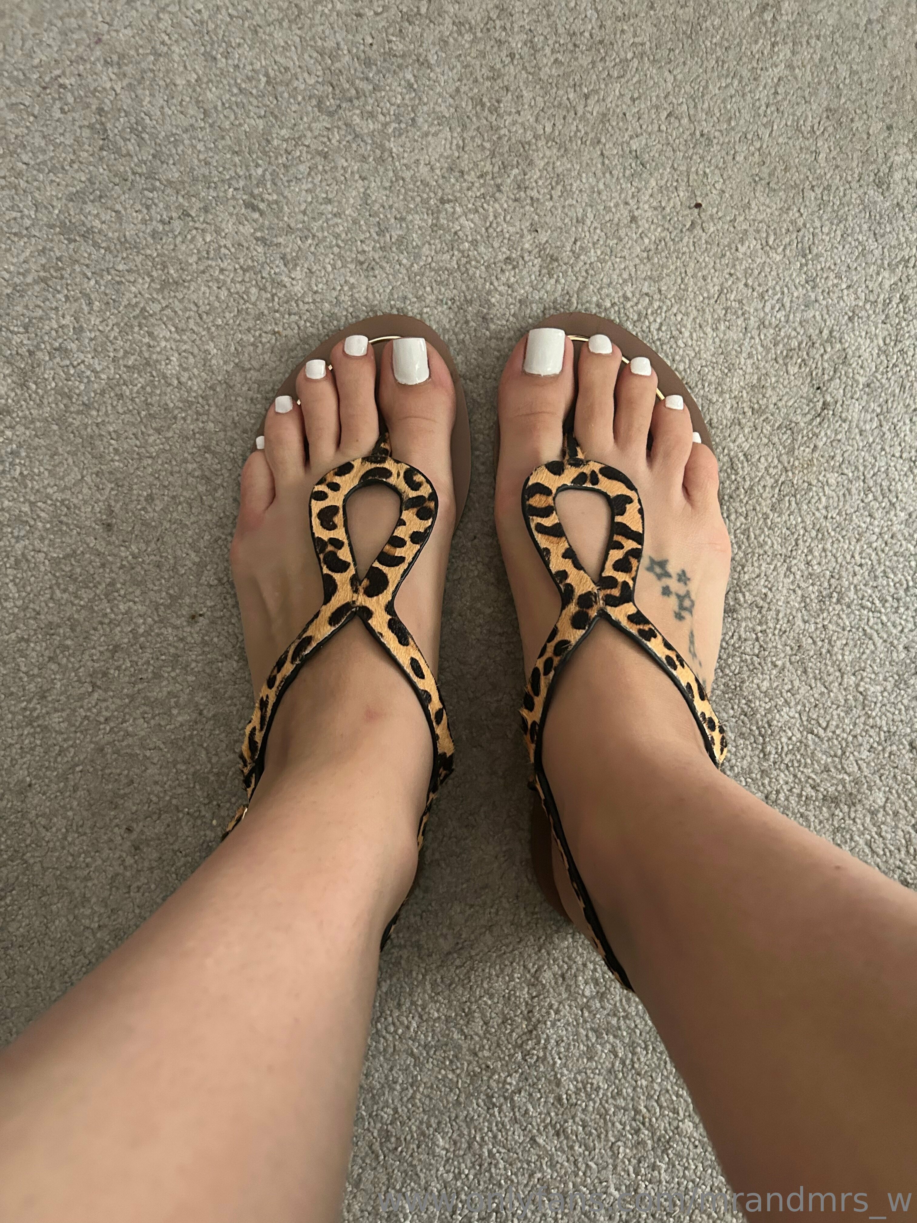 mrandmrs_w feet photo 11
