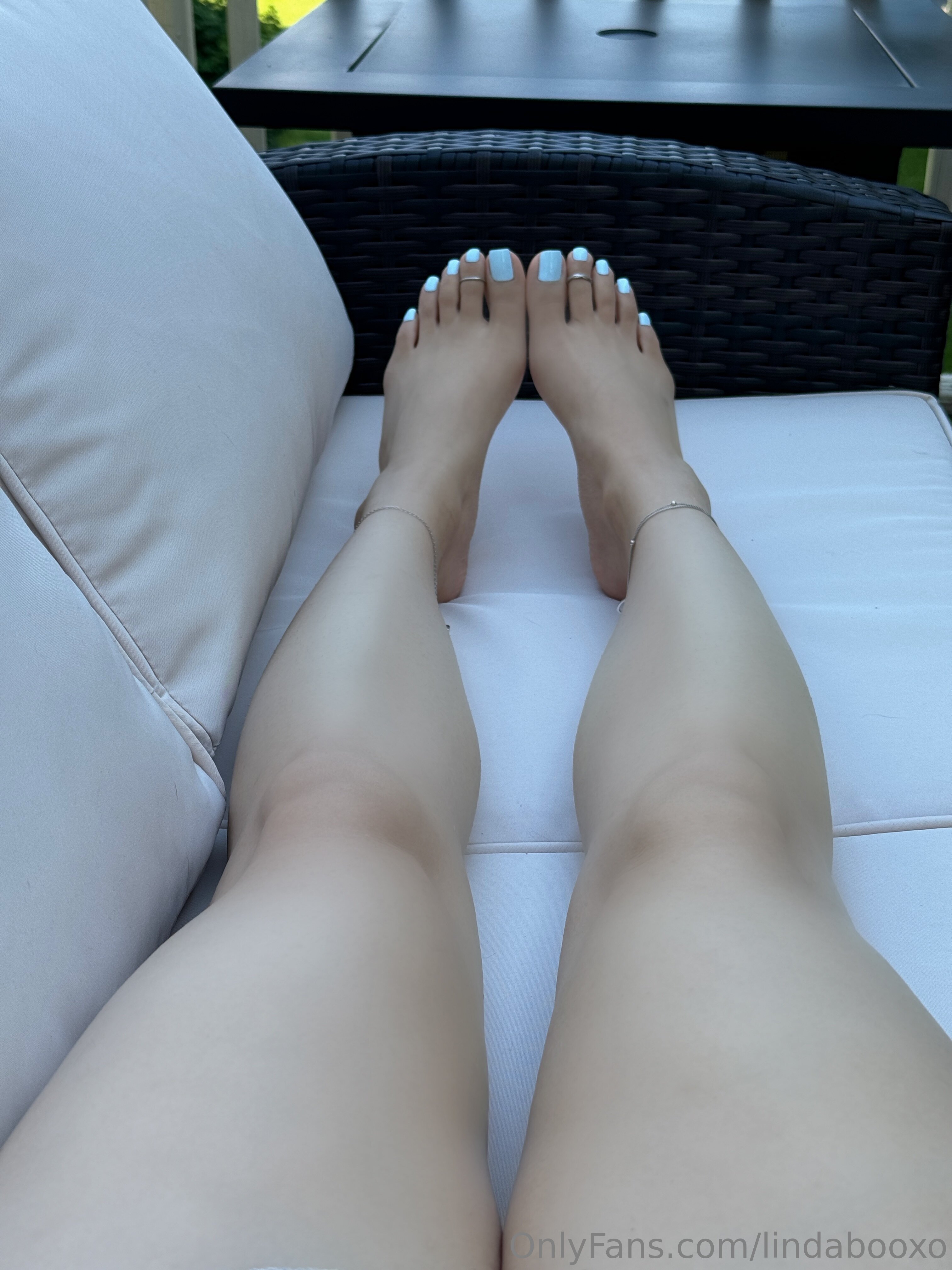 lindabooxo feet photo 3
