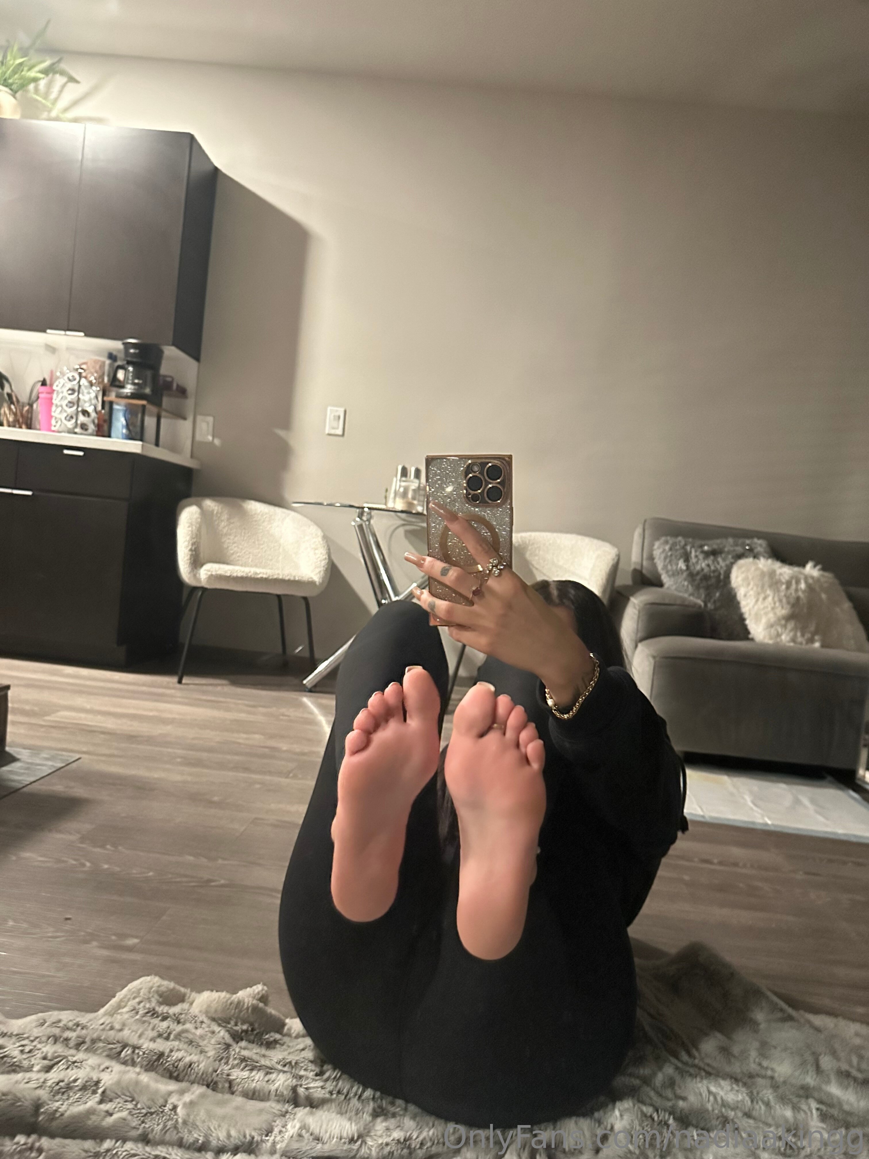 nadiaakingg feet photo 16