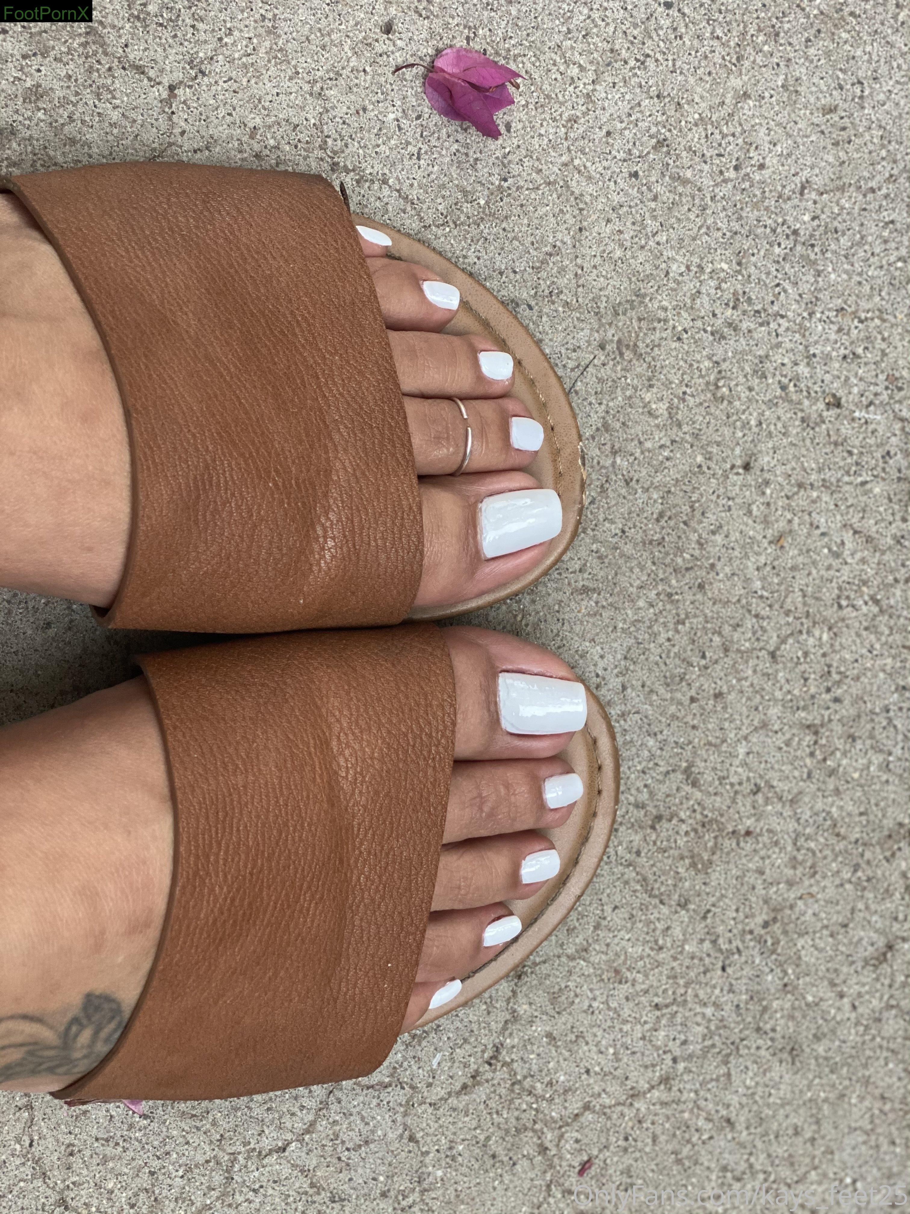 kays_feet25 feet photo 3
