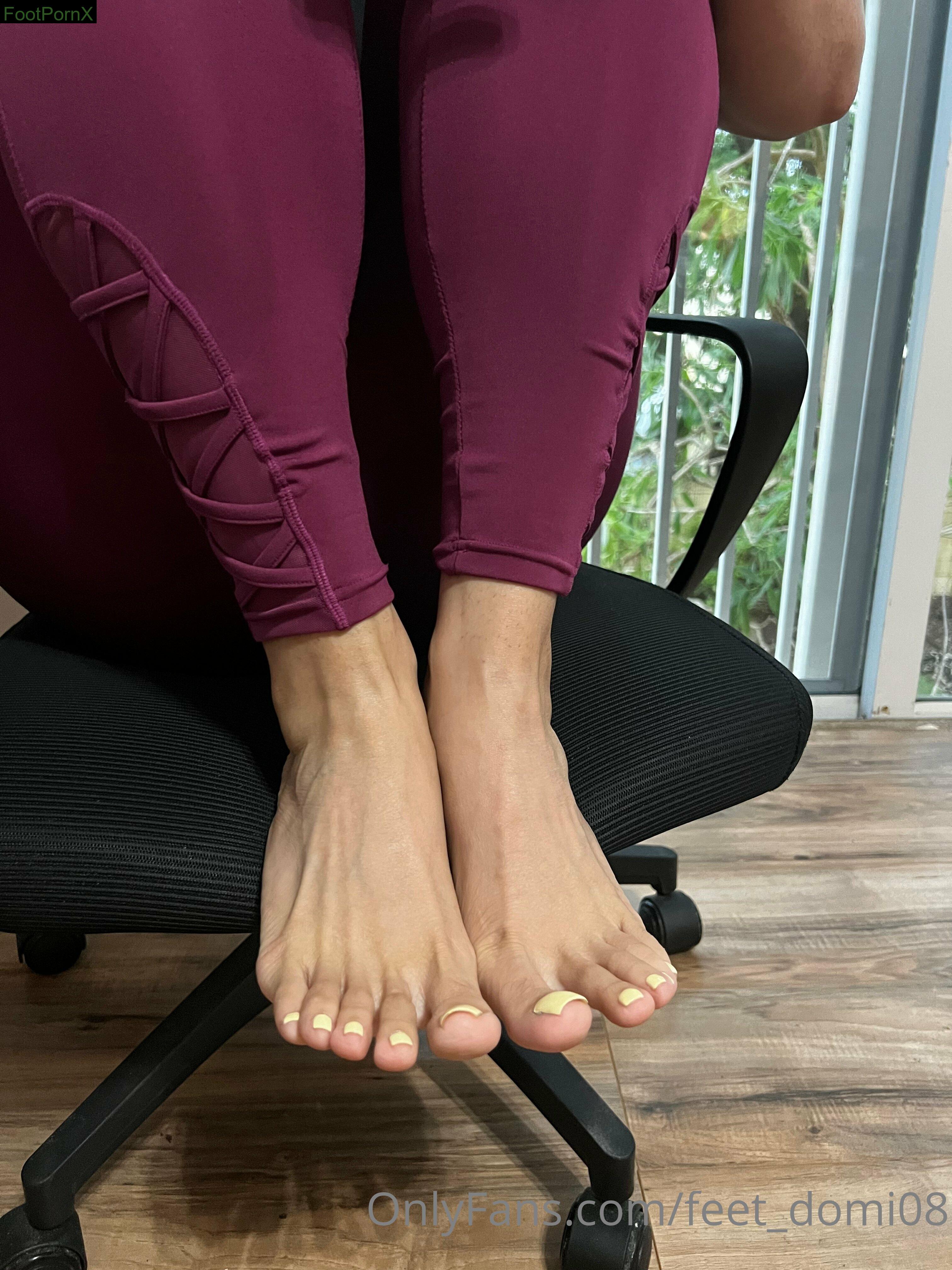 feet_domi08 feet photo 6