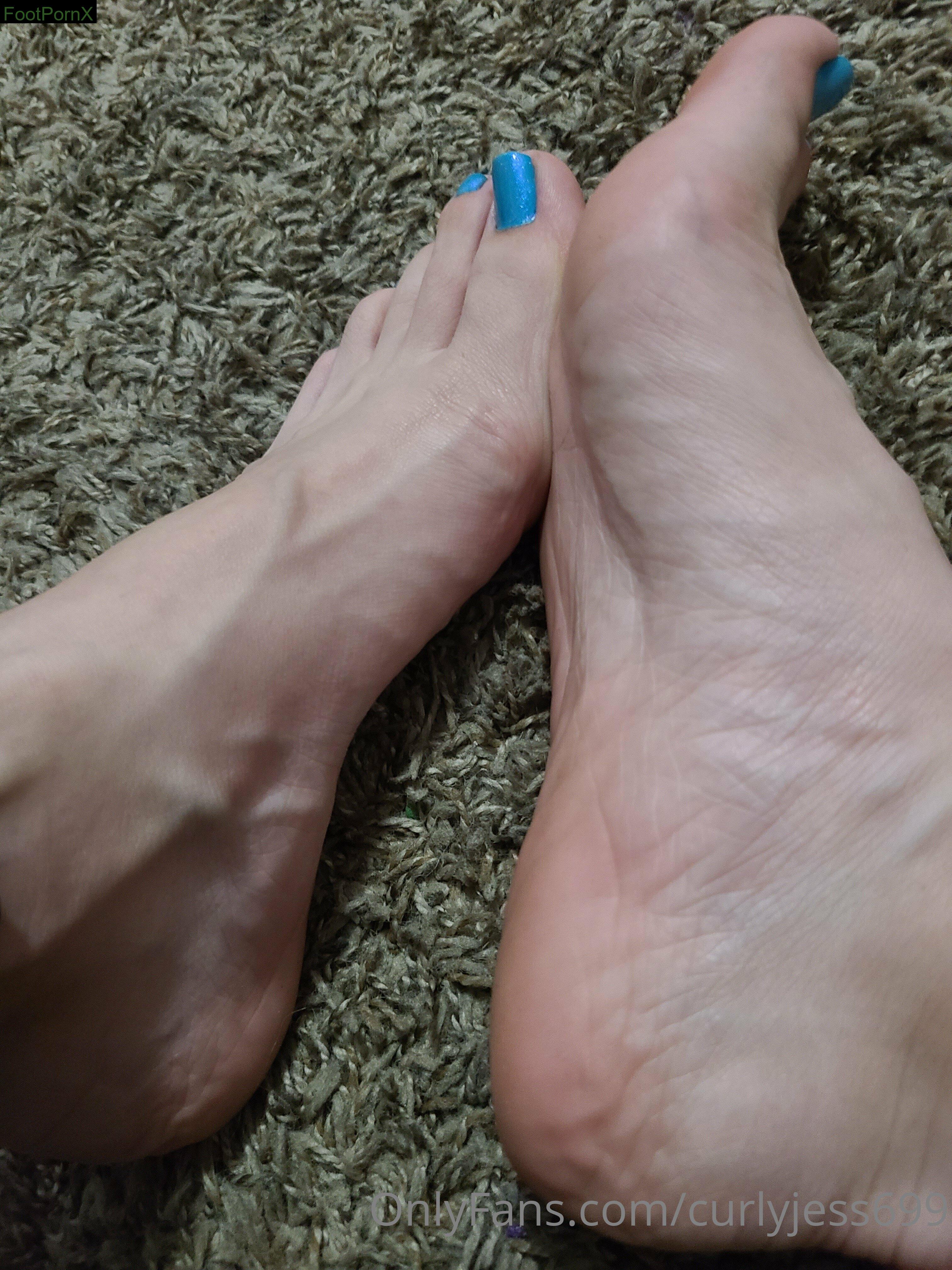 curlyjess699 feet photo 8