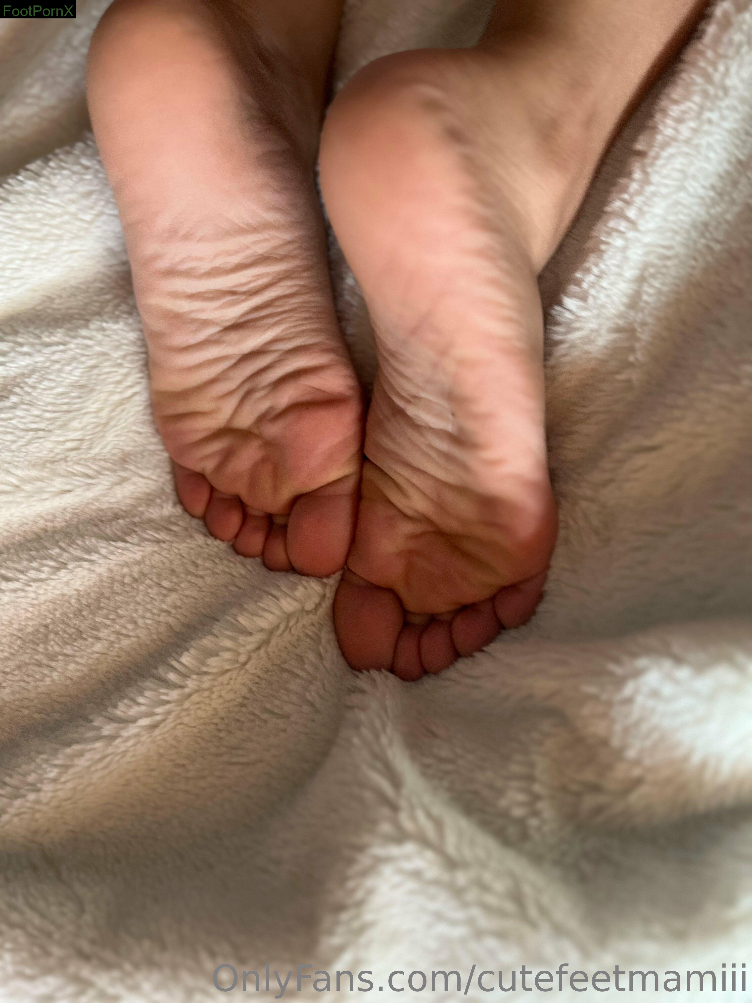 cutefeetmamiii feet photo 17