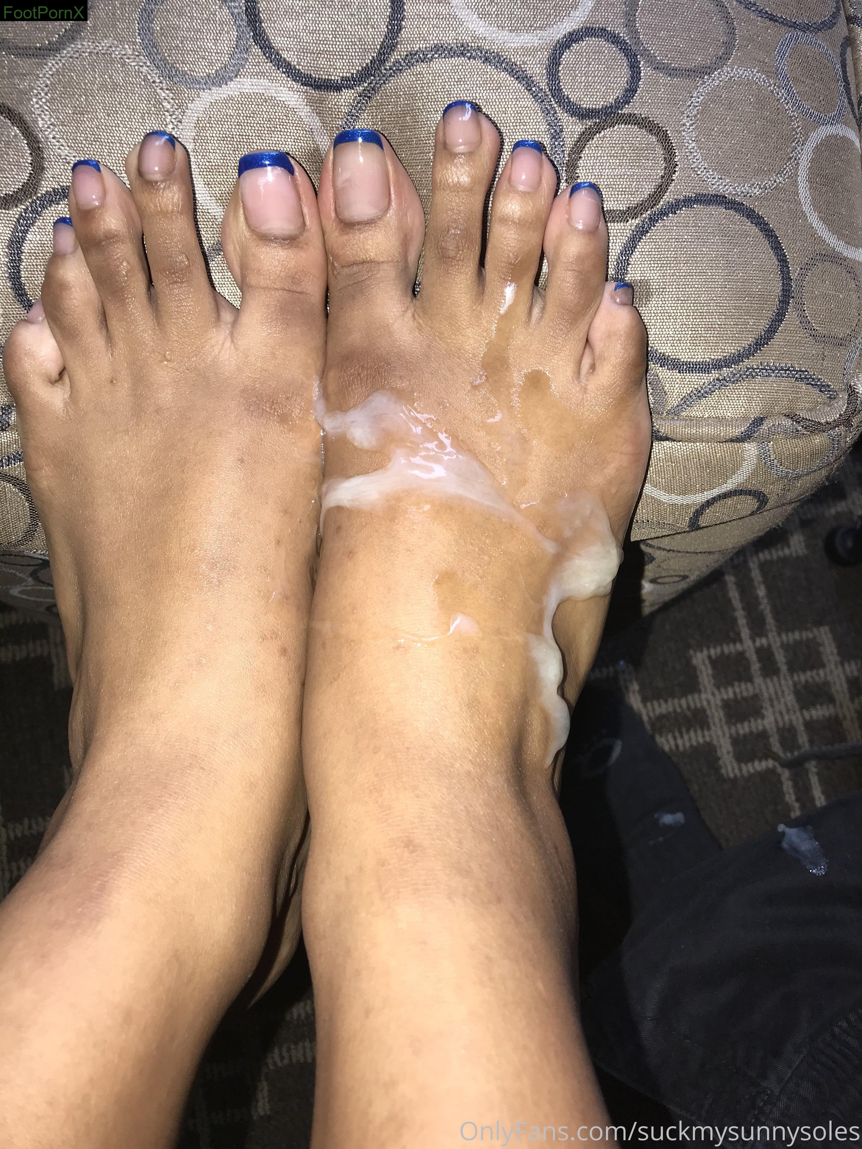 suckmysunnysoles feet photo 12