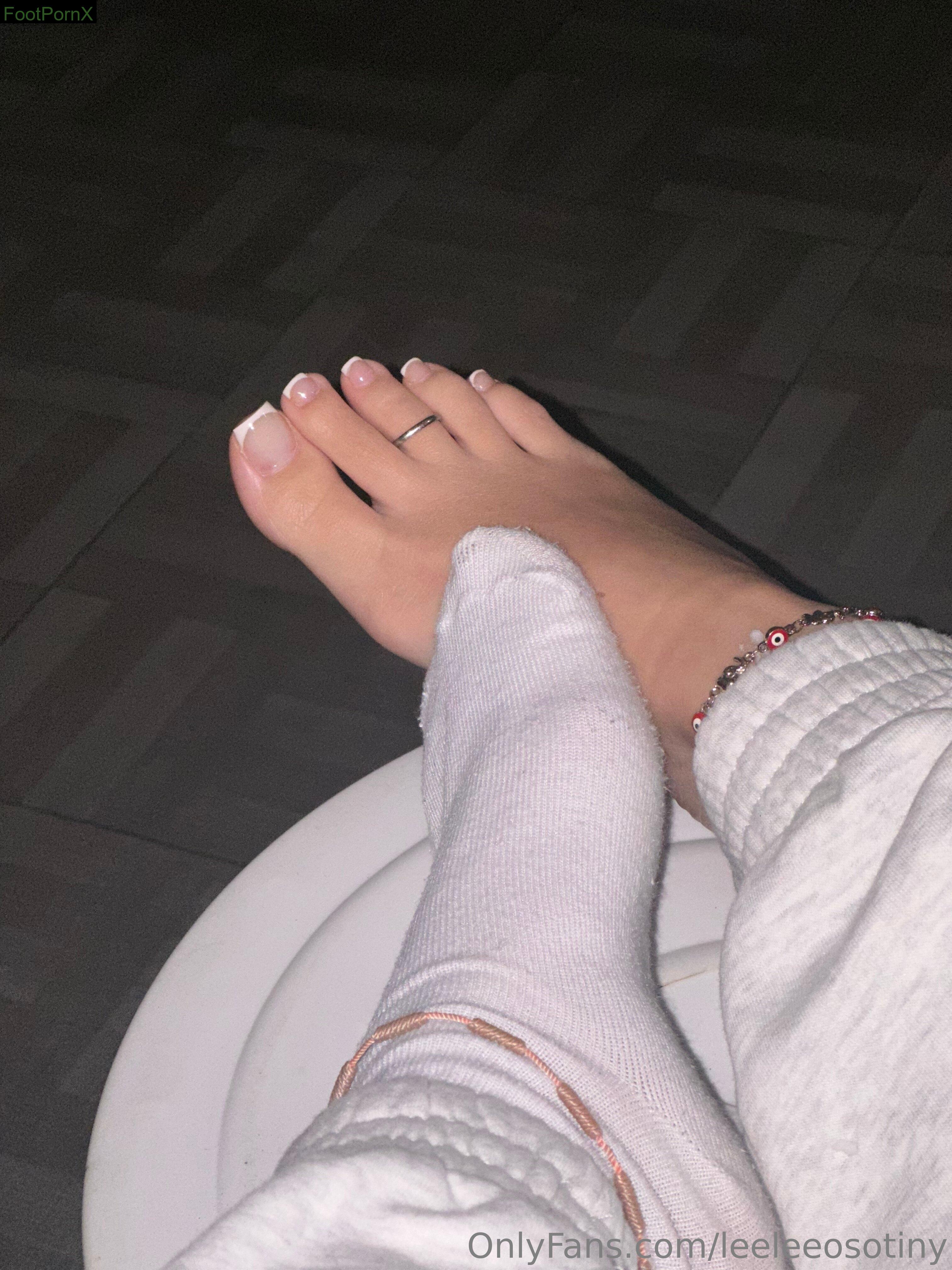 leeleeosotiny feet photo 11