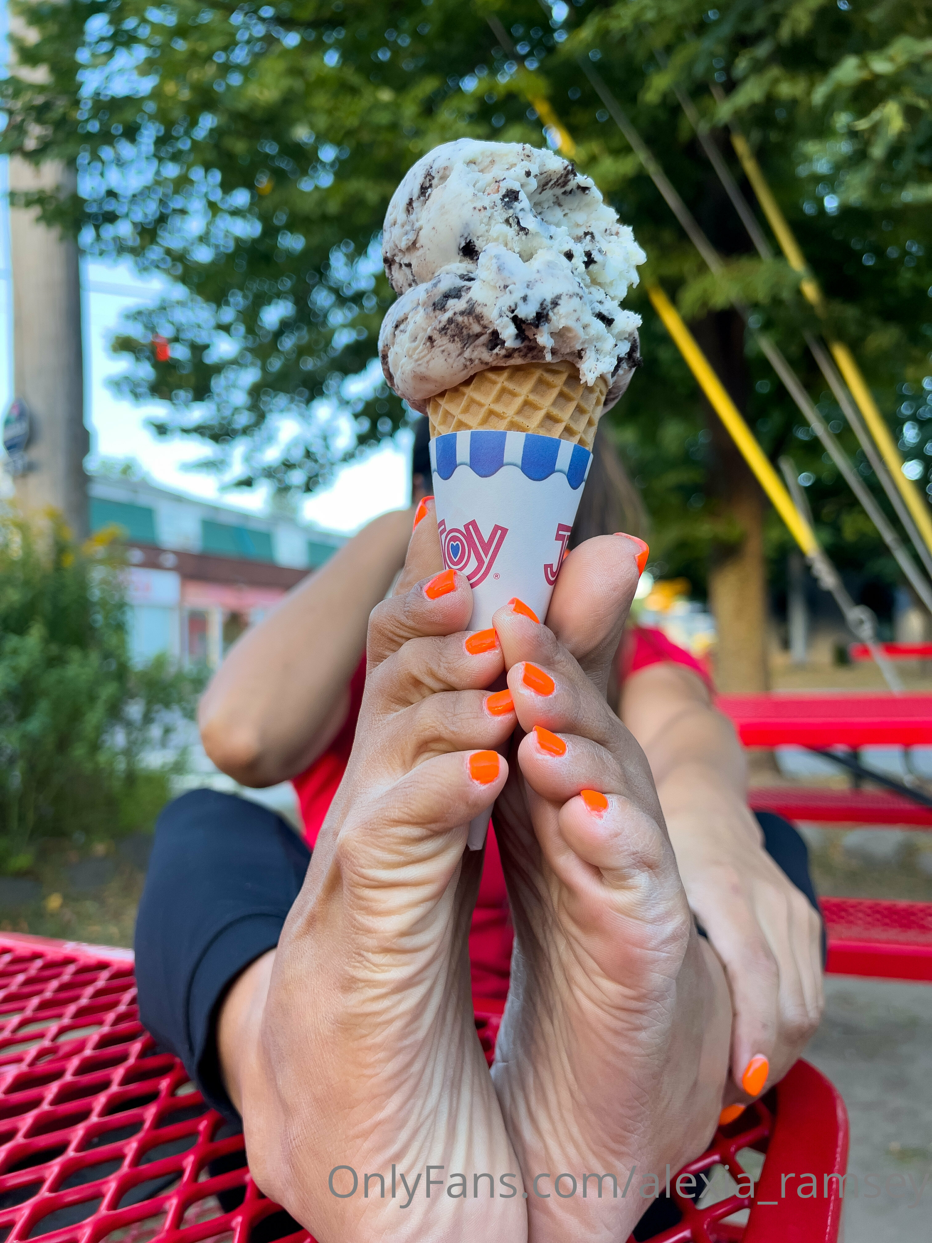 alexia_ramsey feet photo 16