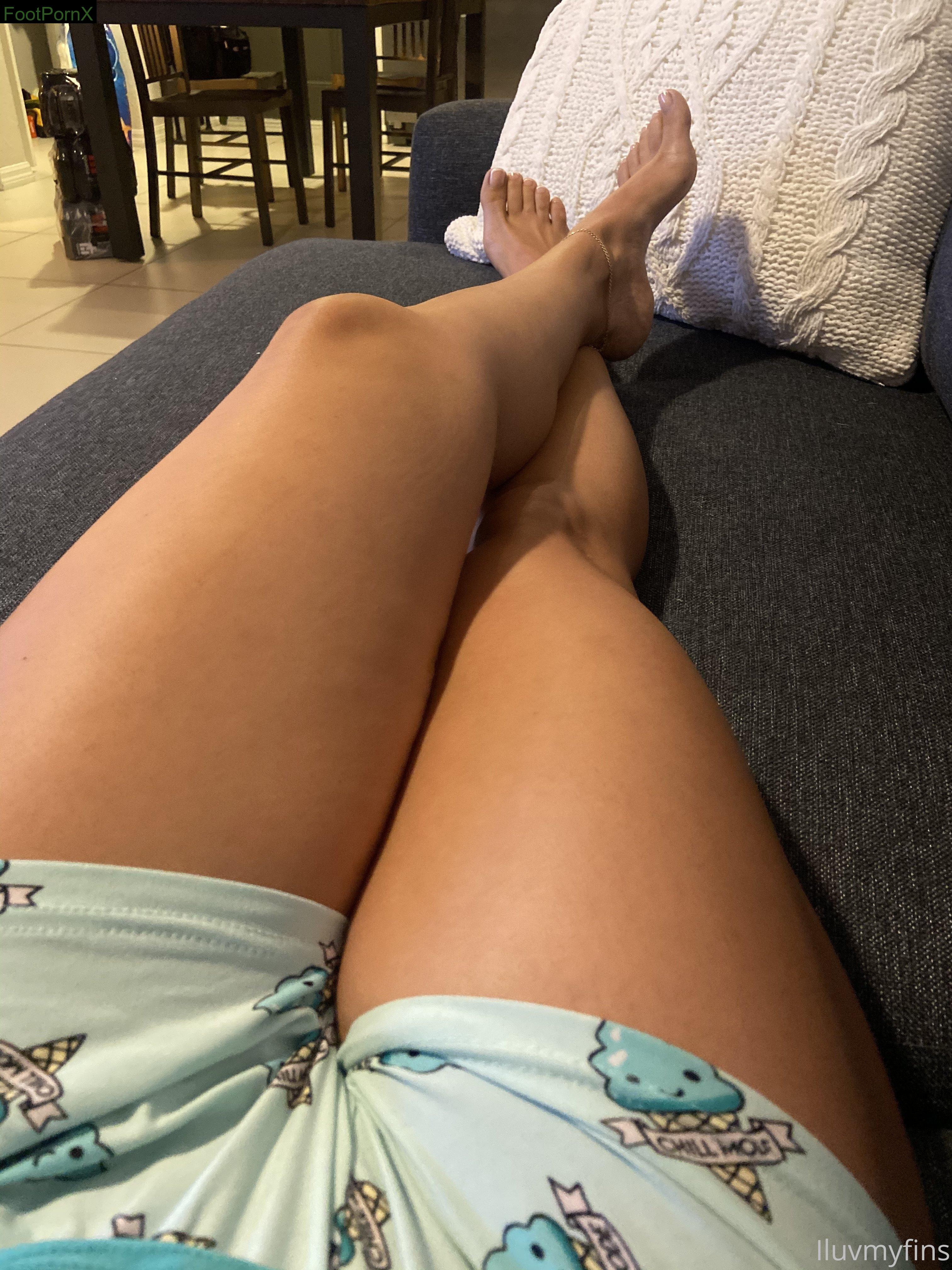 iluvmyfins feet photo 4