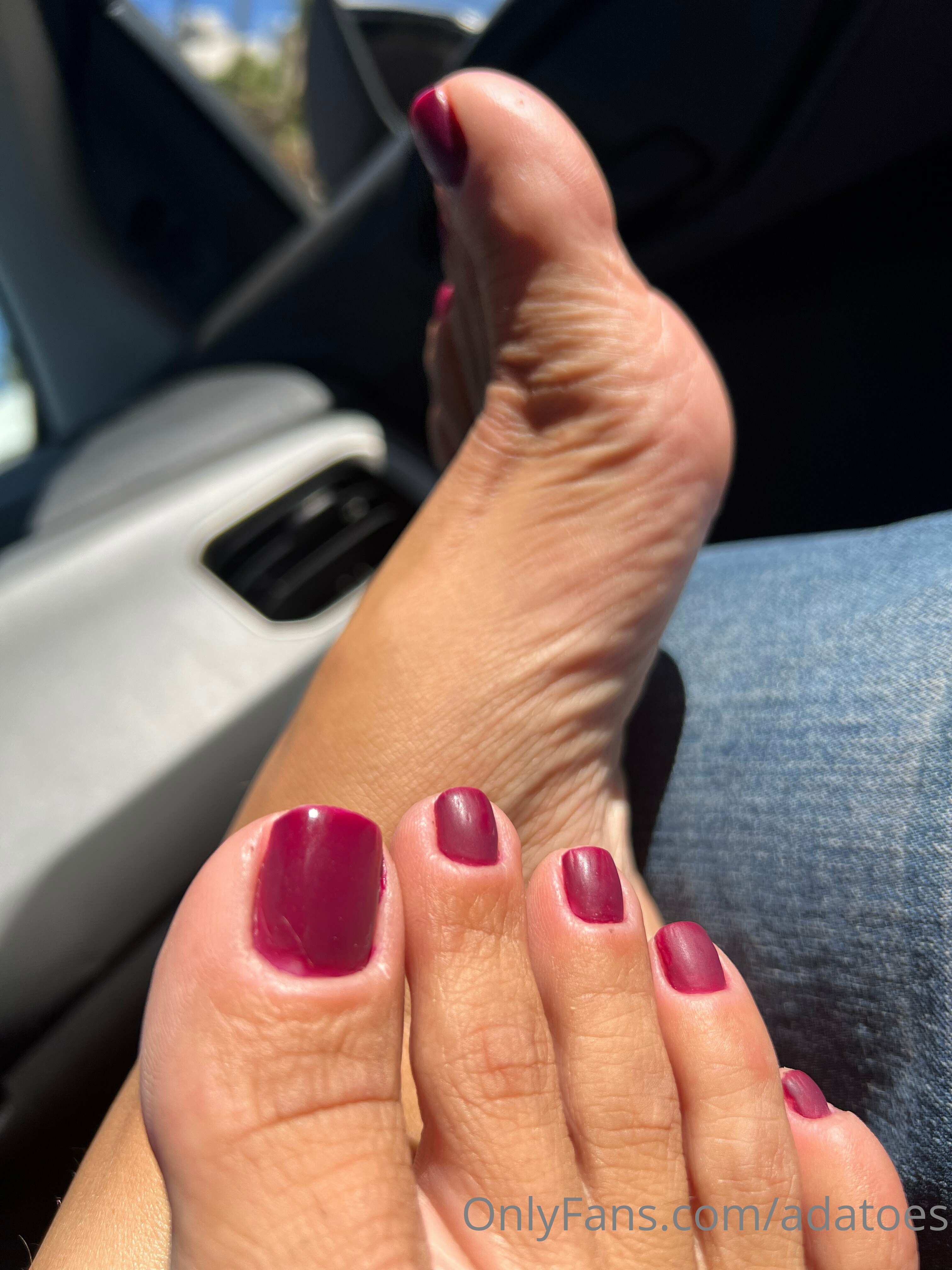 adatoes feet photo 6