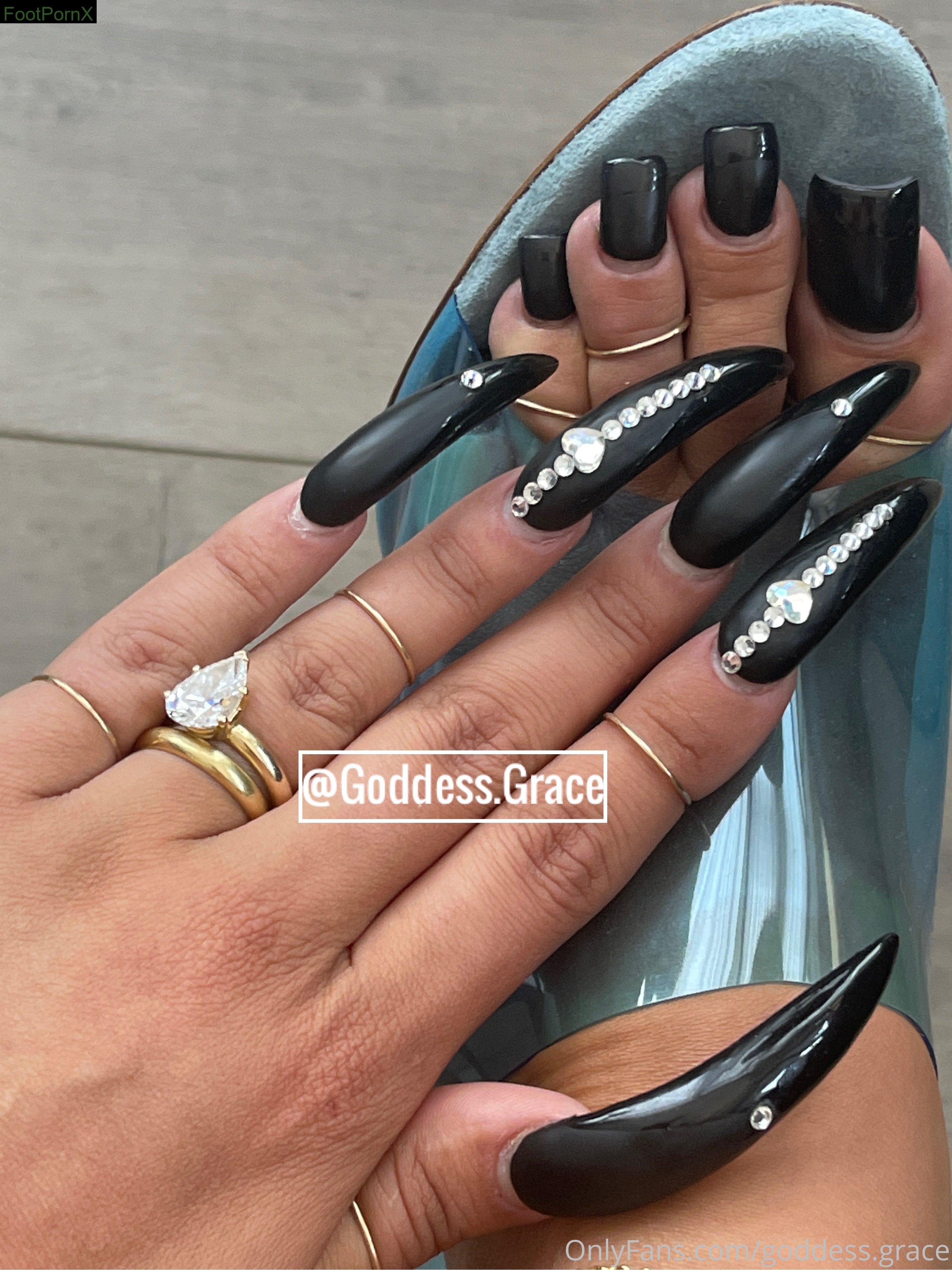goddess.grace feet photo 17