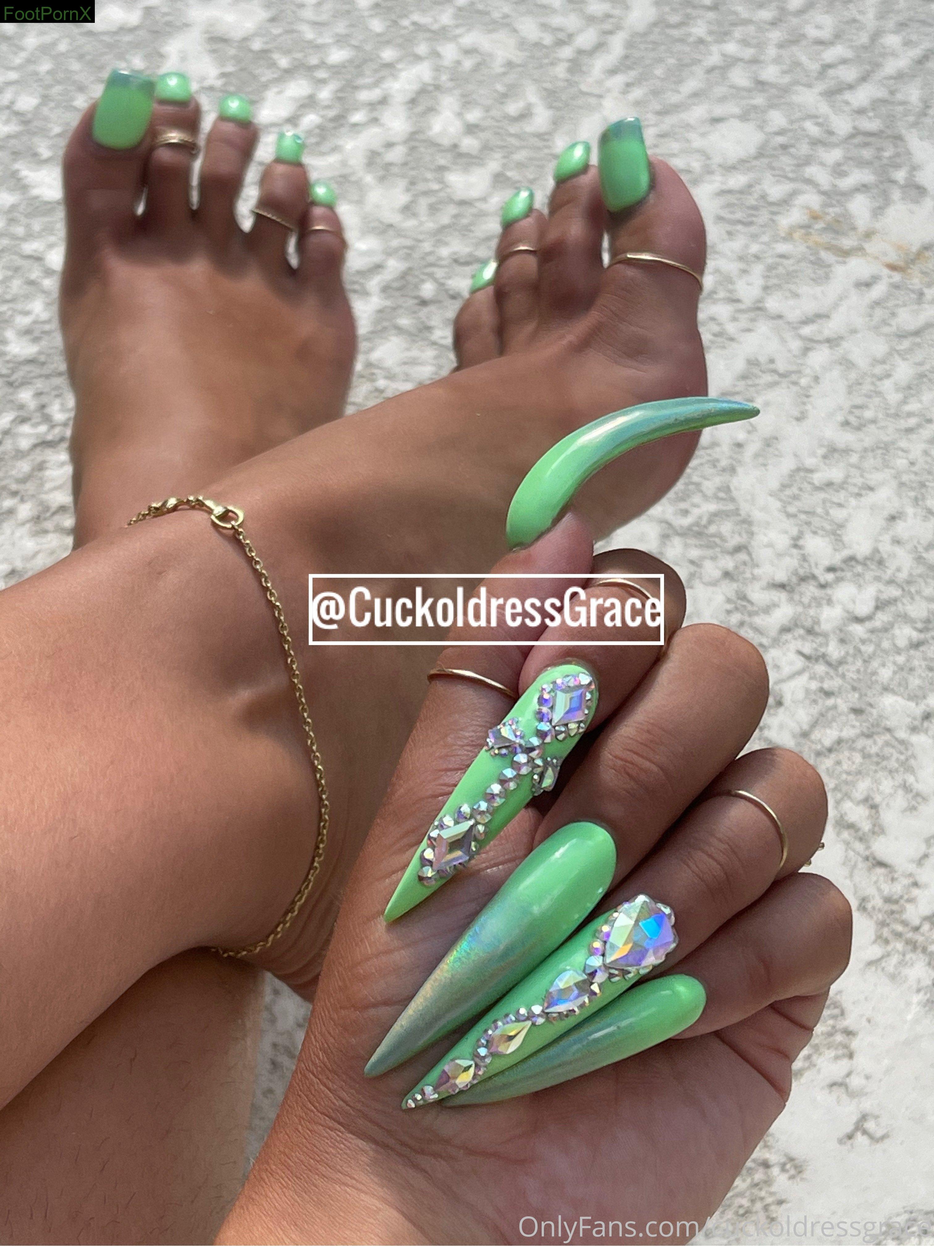 goddess.grace feet photo 10