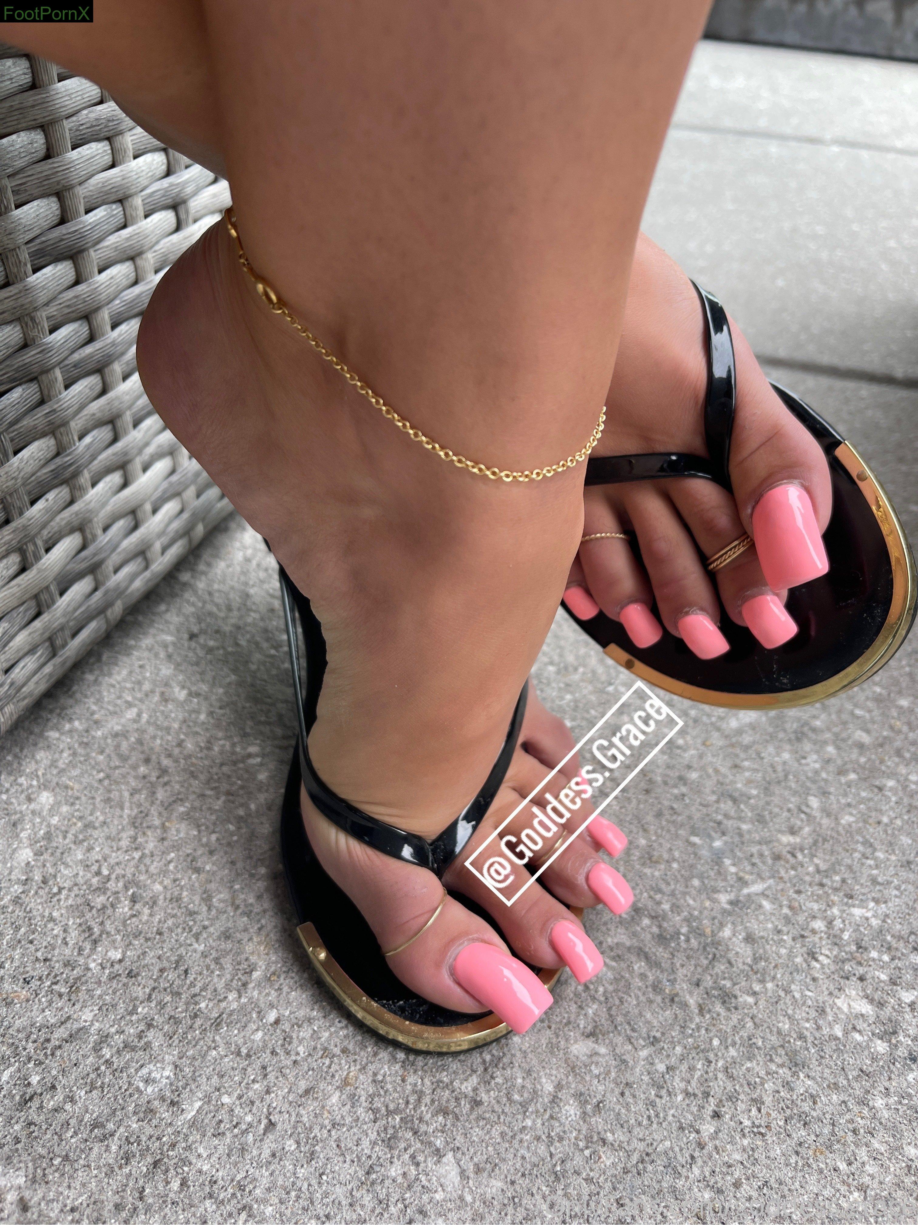 goddess.grace feet photo 4