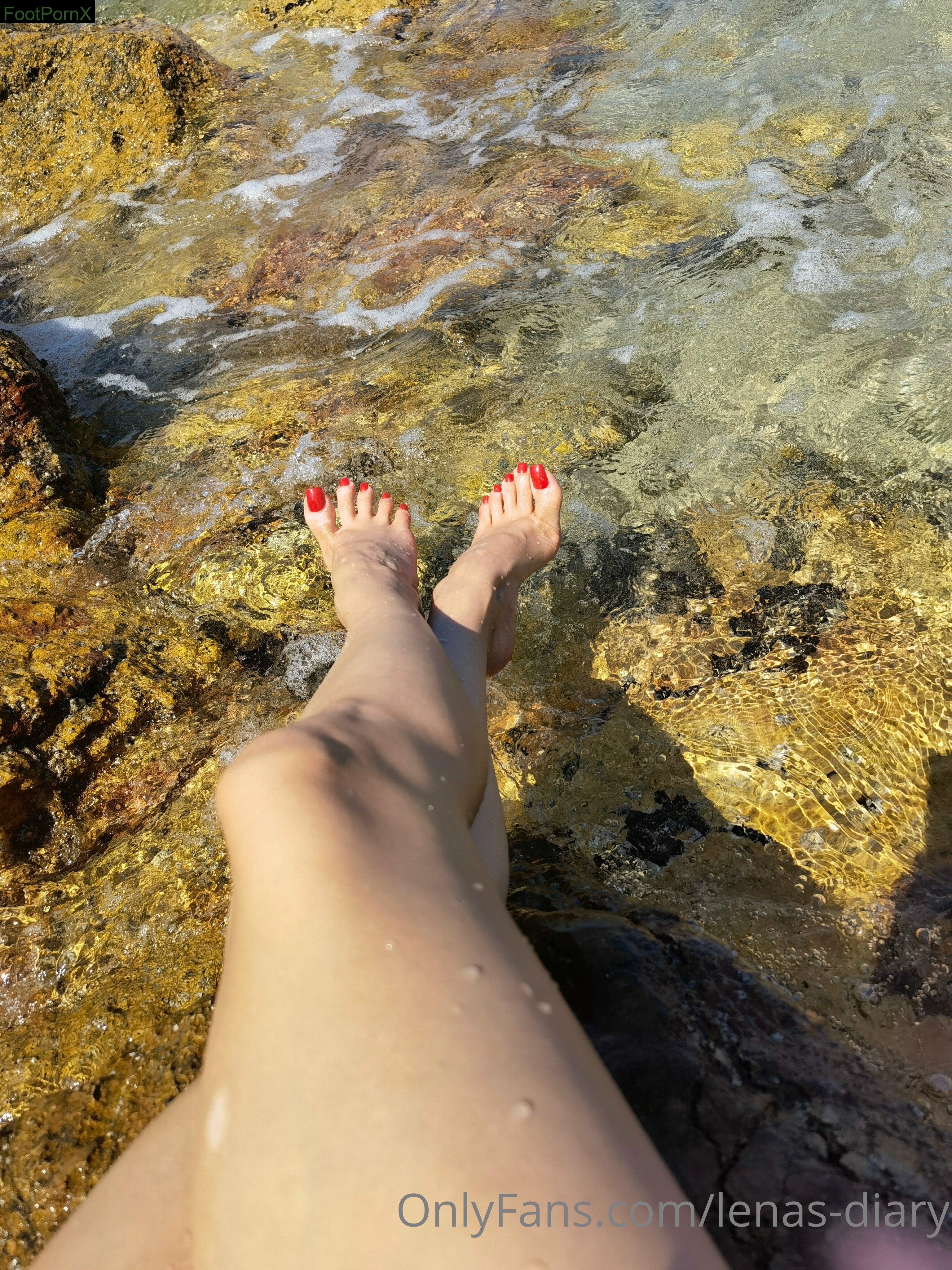 lenas-diary feet photo 3