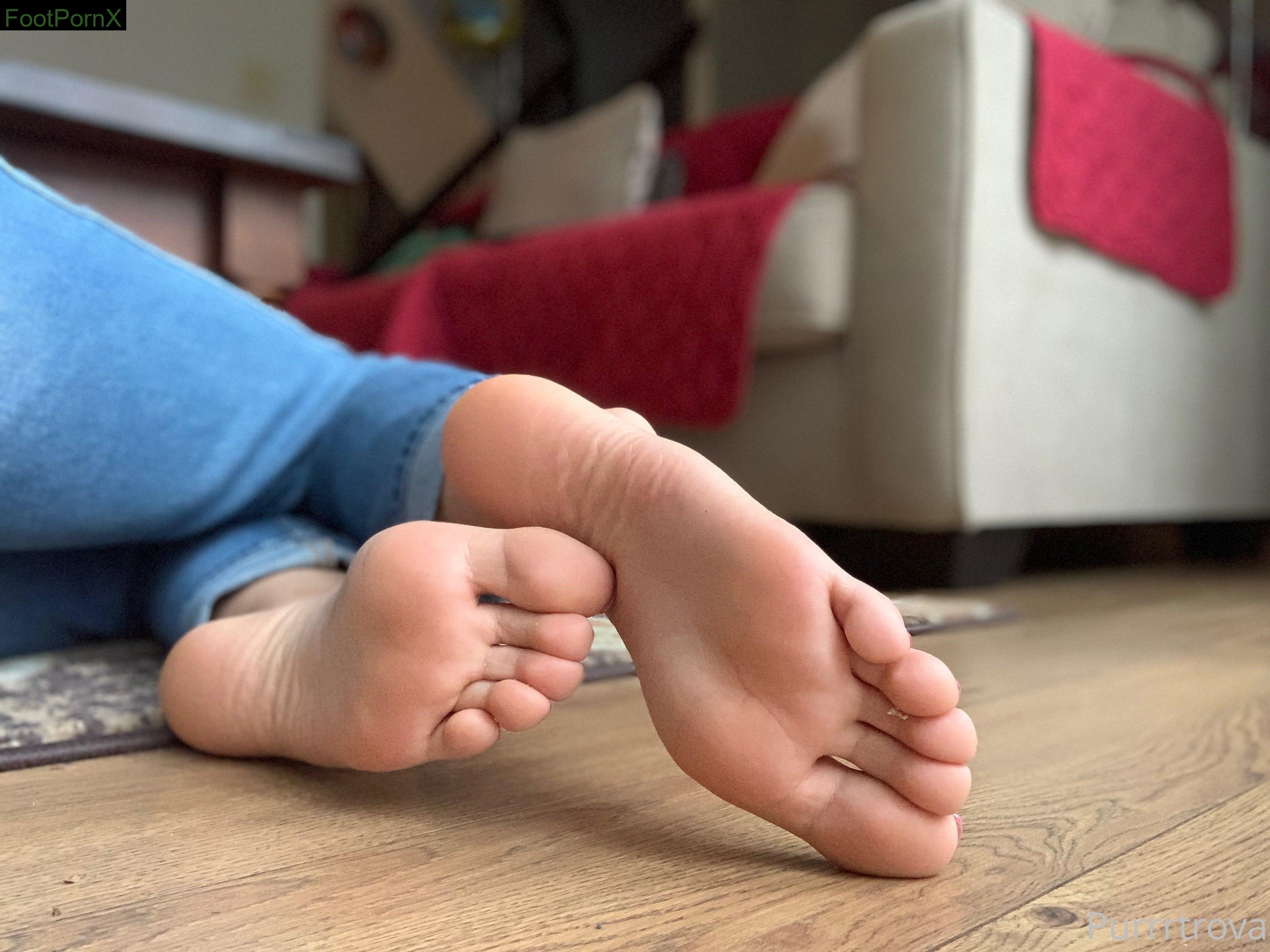 purrrtrova feet photo 1