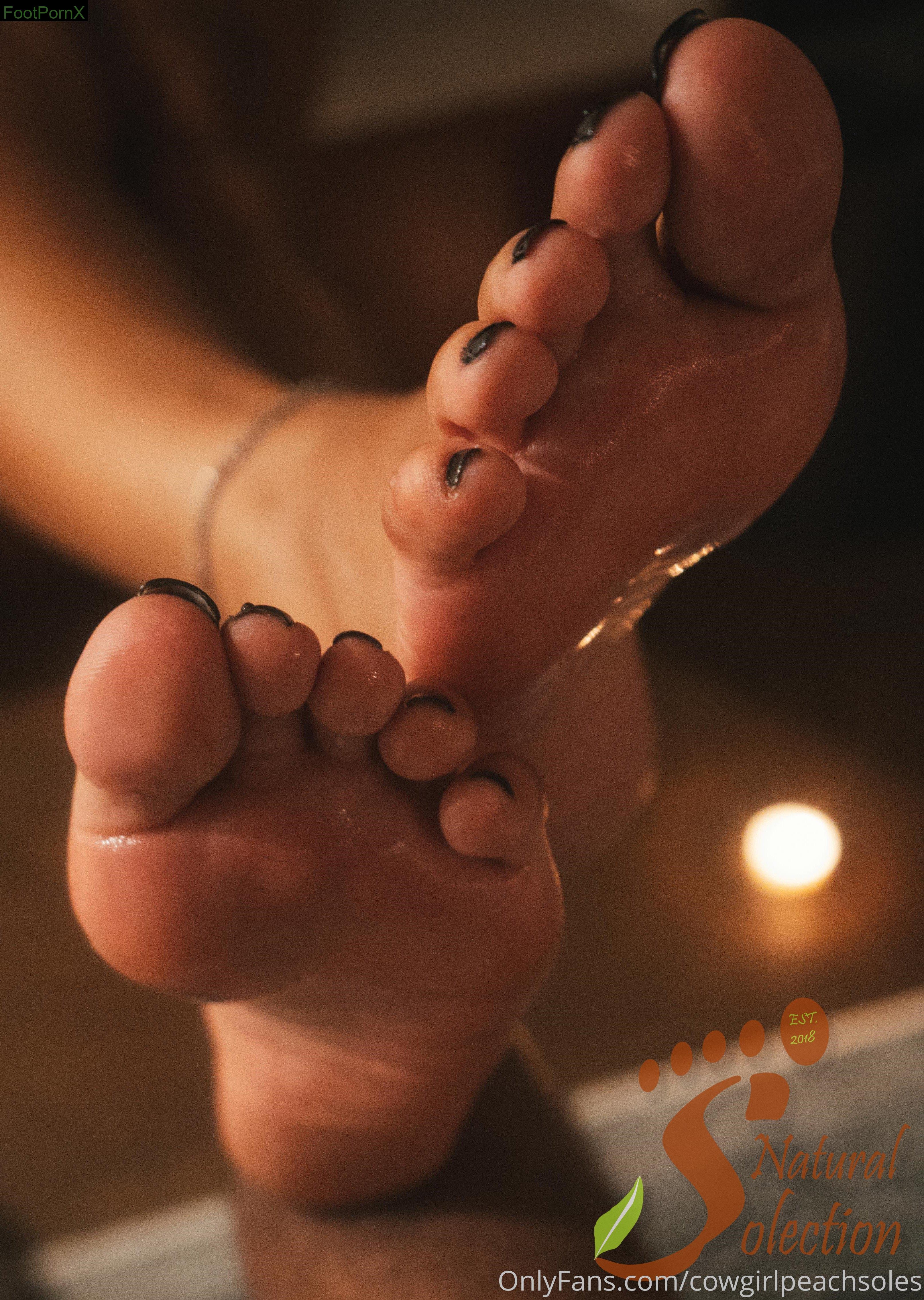 cowgirlpeachsoles feet photo 3