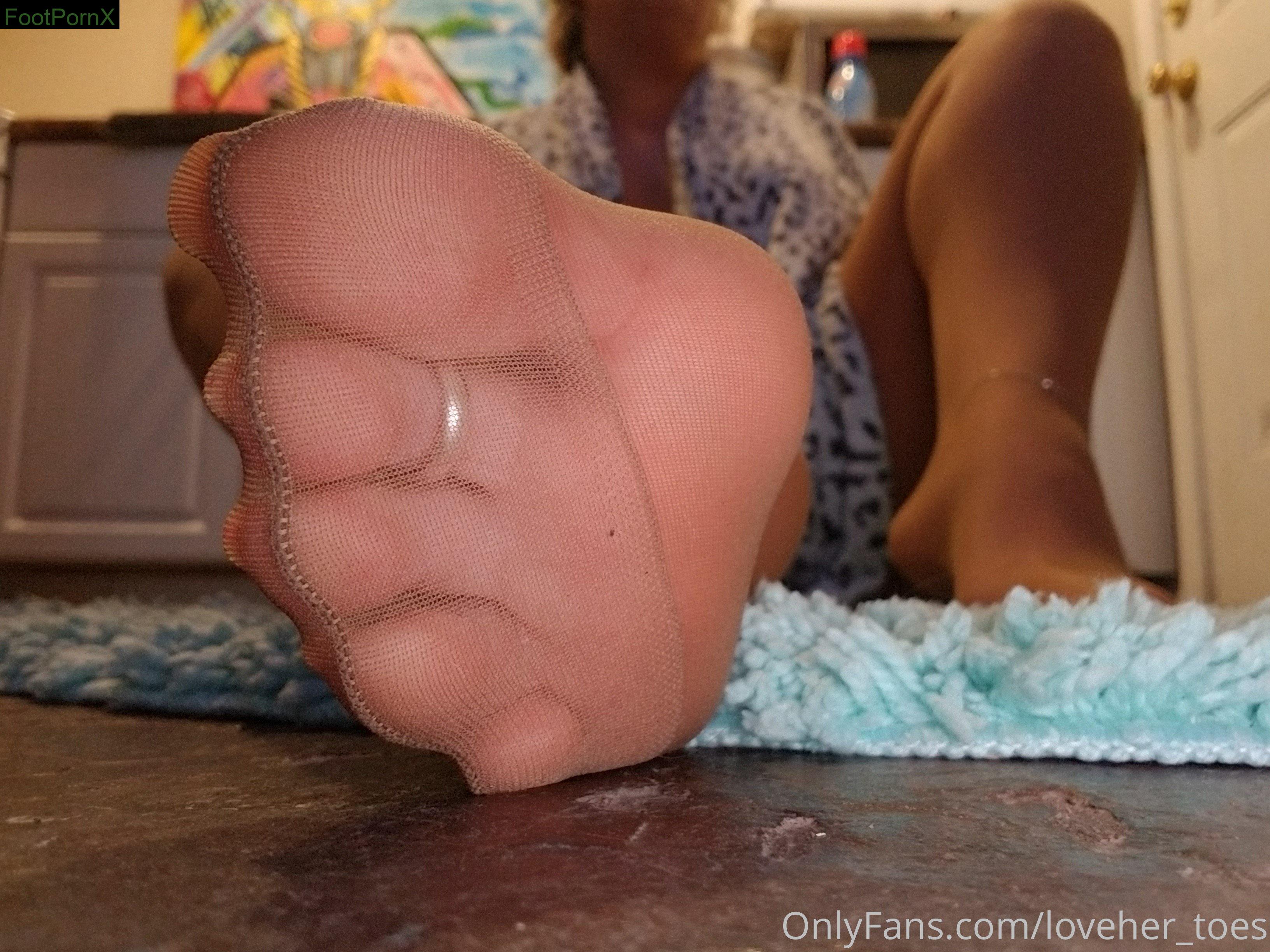 loveher_toes feet photo 13