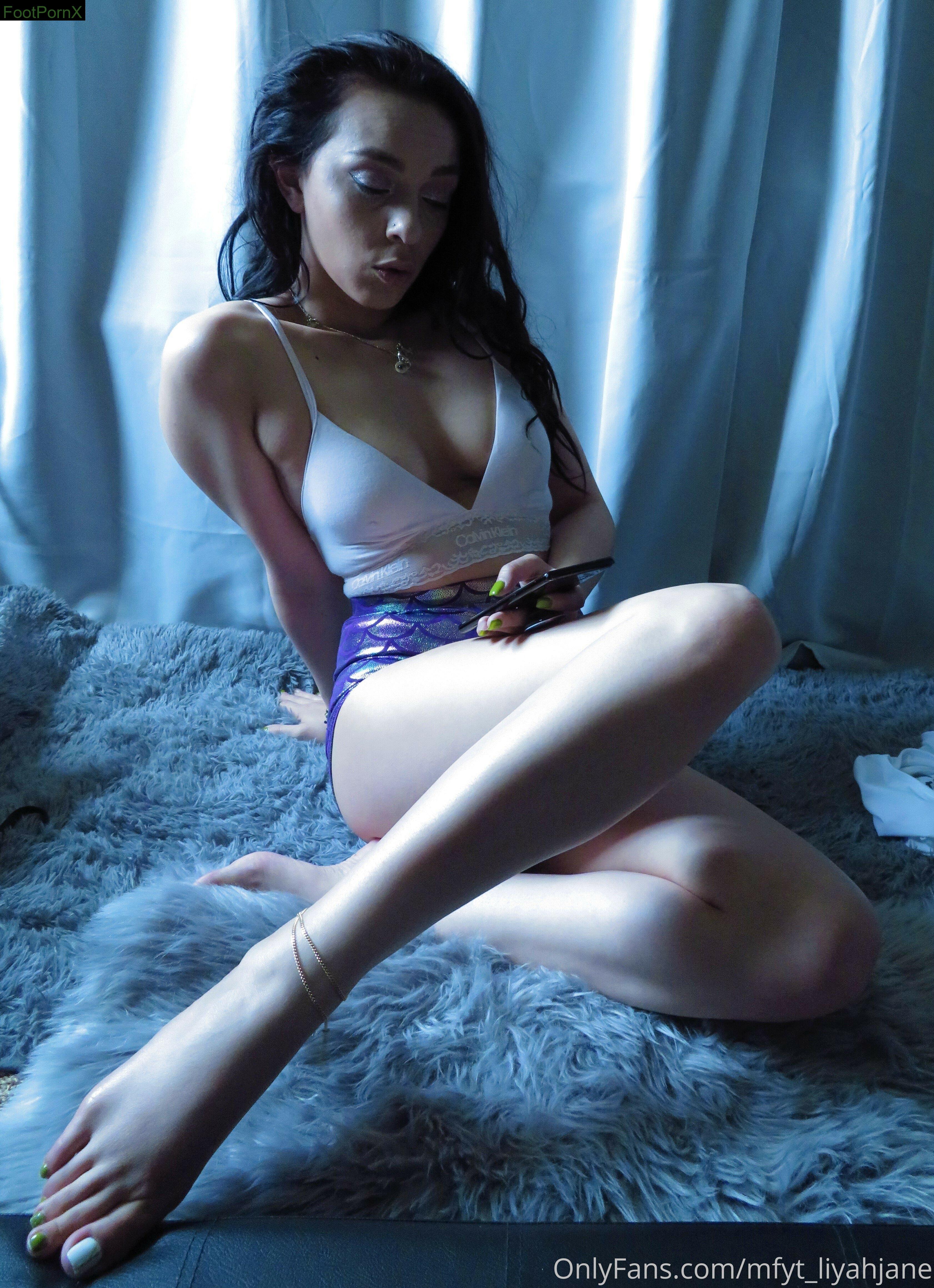 mfyt_liyahjane feet photo 5