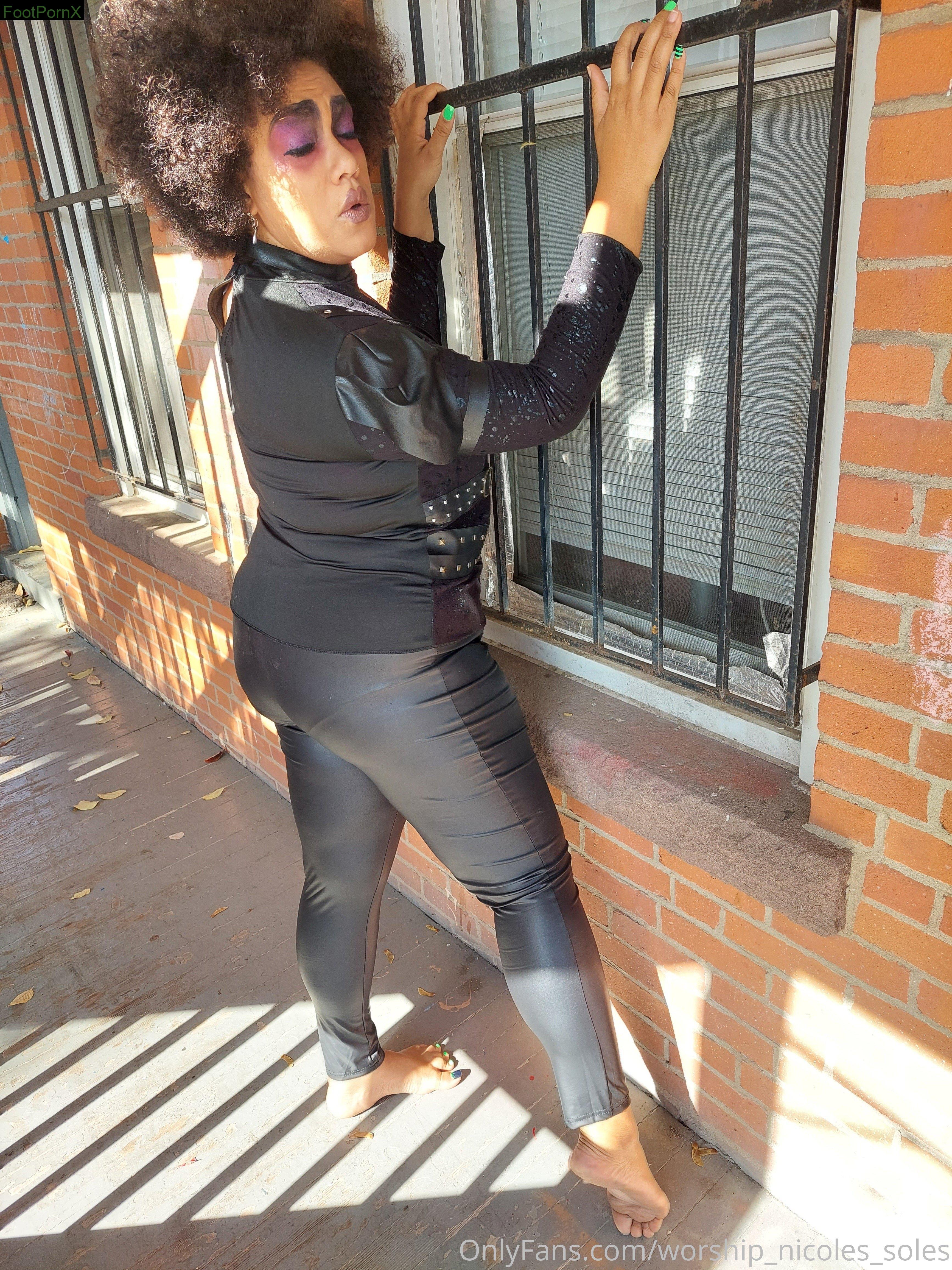 worship_nicoles_soles feet photo 3