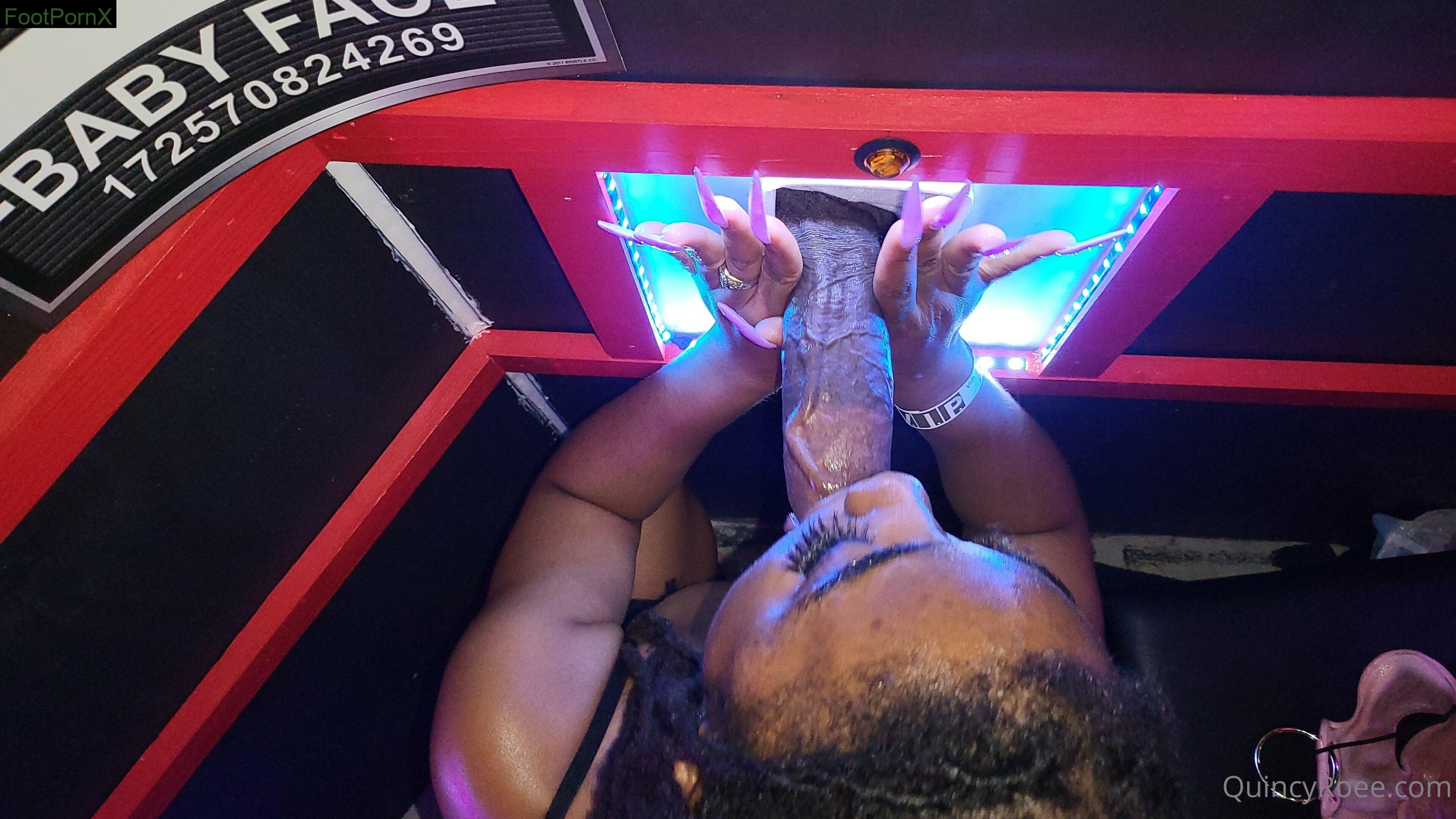 quincy_roee feet photo 15