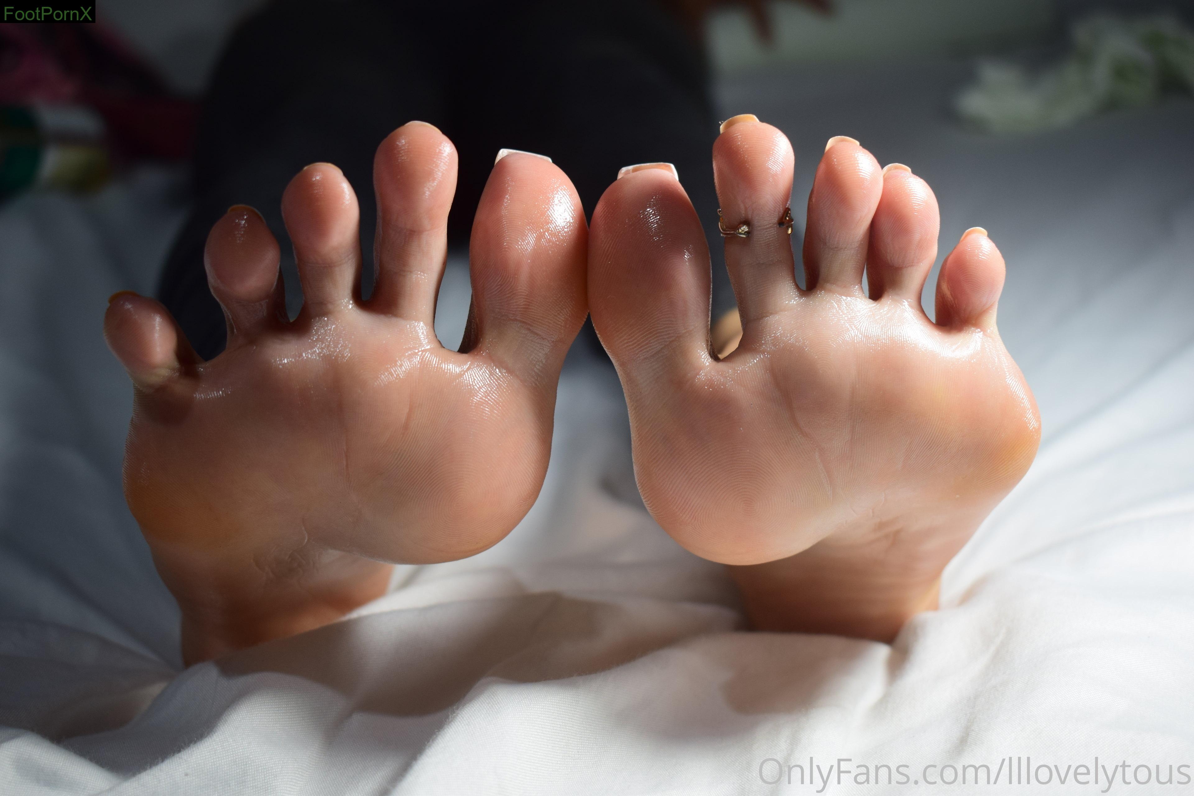 lllovelytous feet photo 6