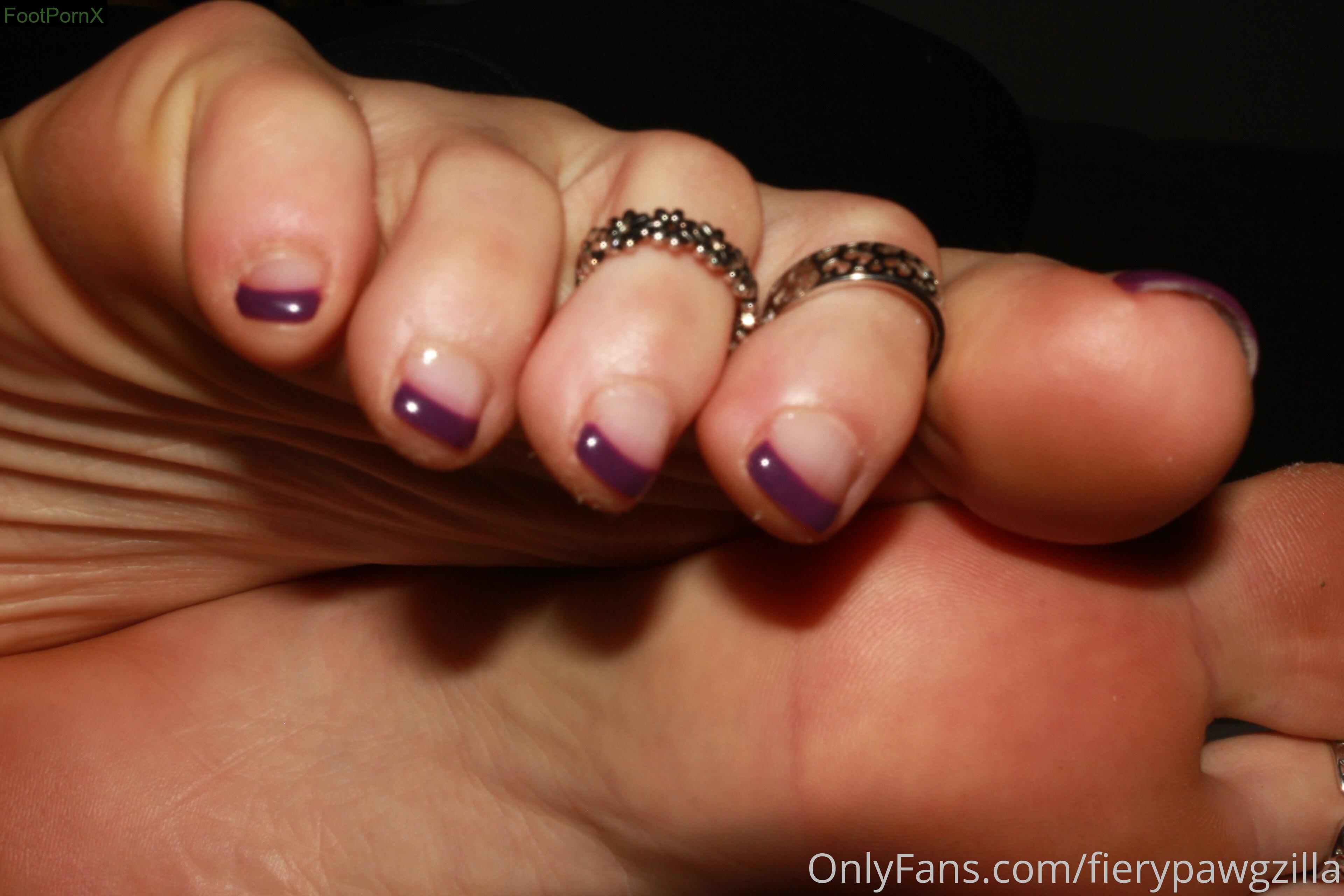 fierypawgzilla feet photo 7