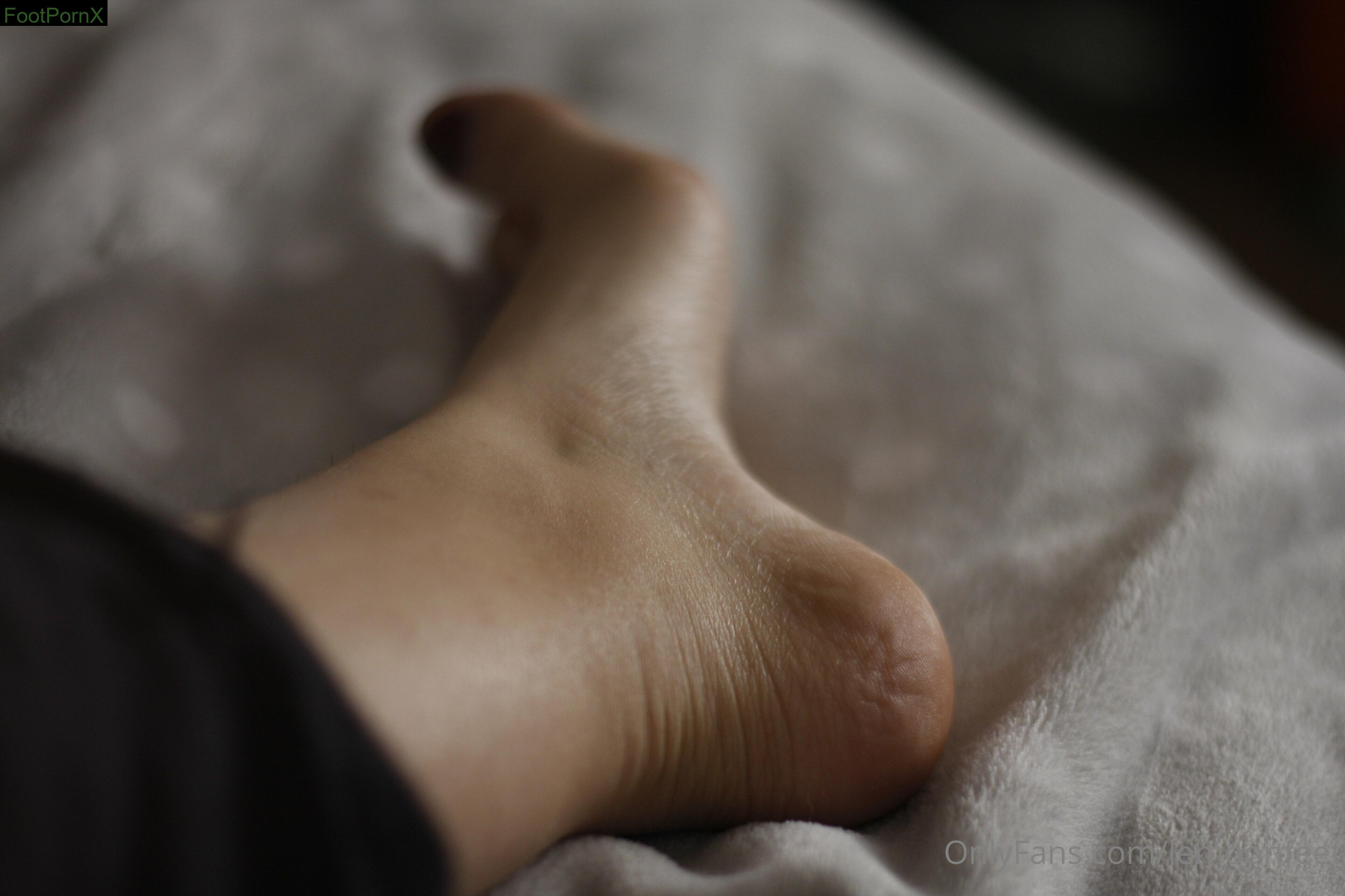 lemoonfeet feet photo 2